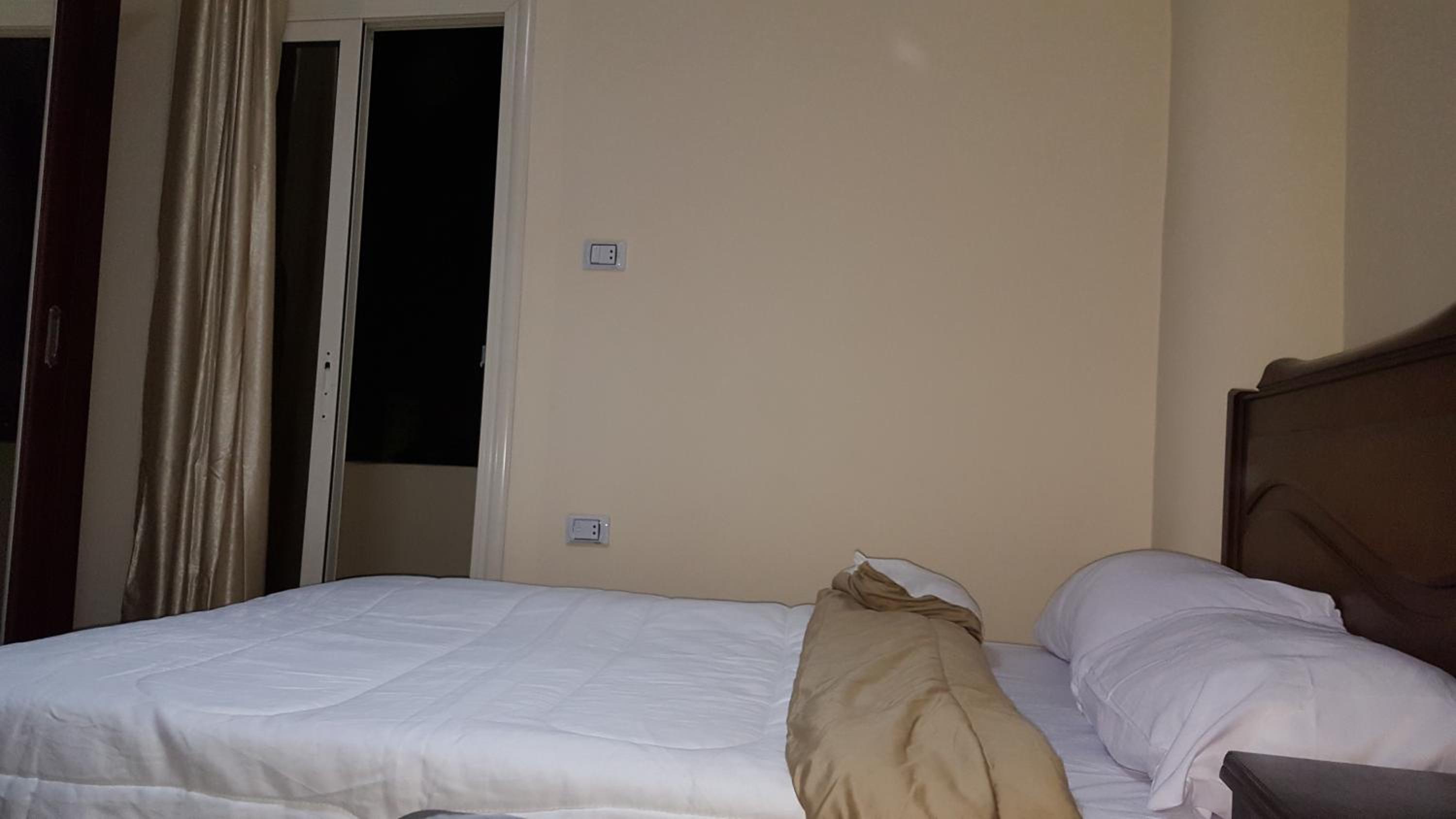 Royal Pyramids Inn