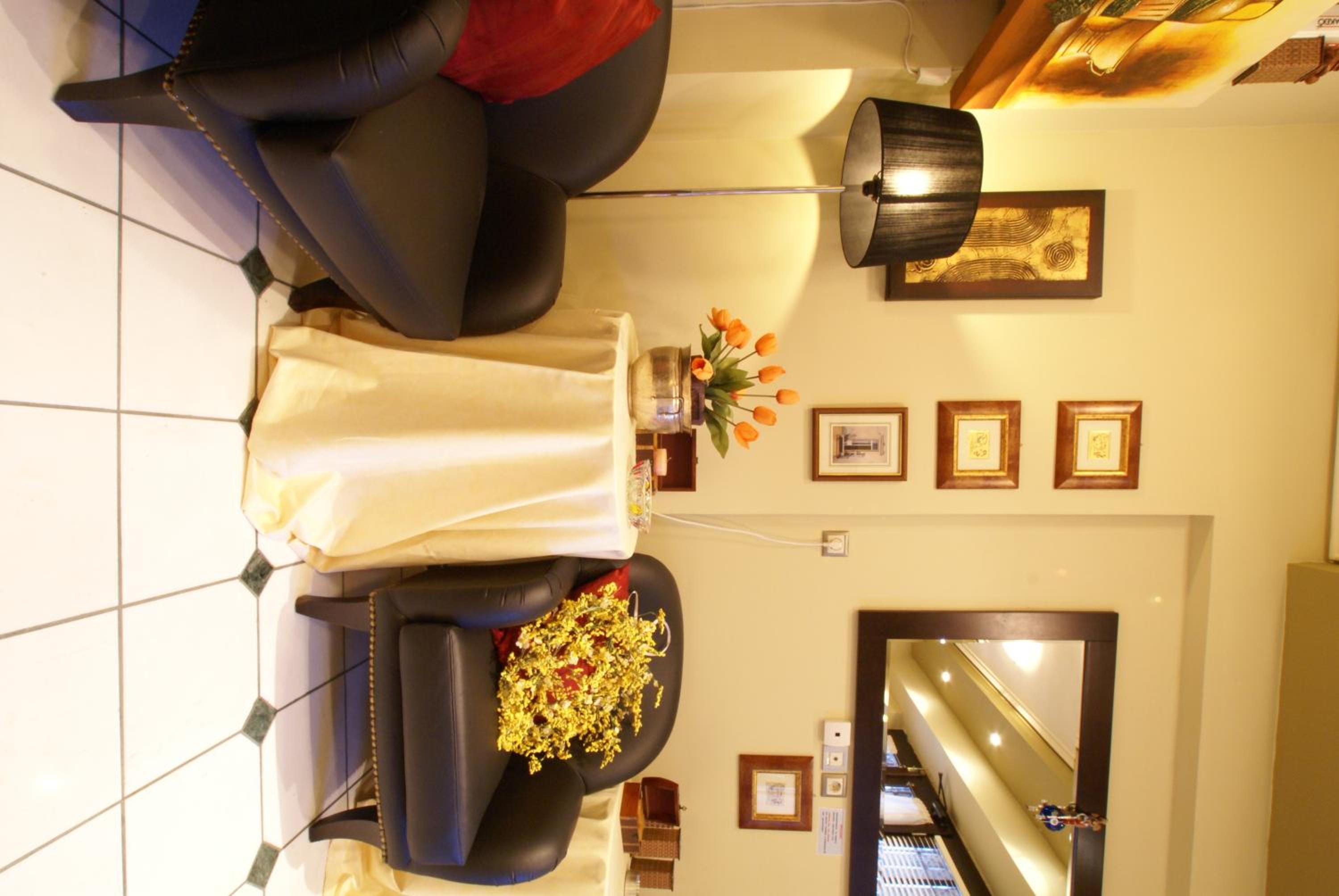 Kaloneri Rooms