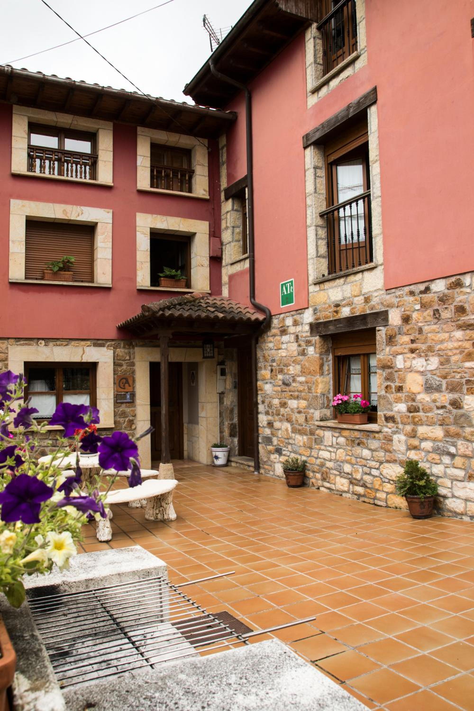 Apartamentos la Regoria
