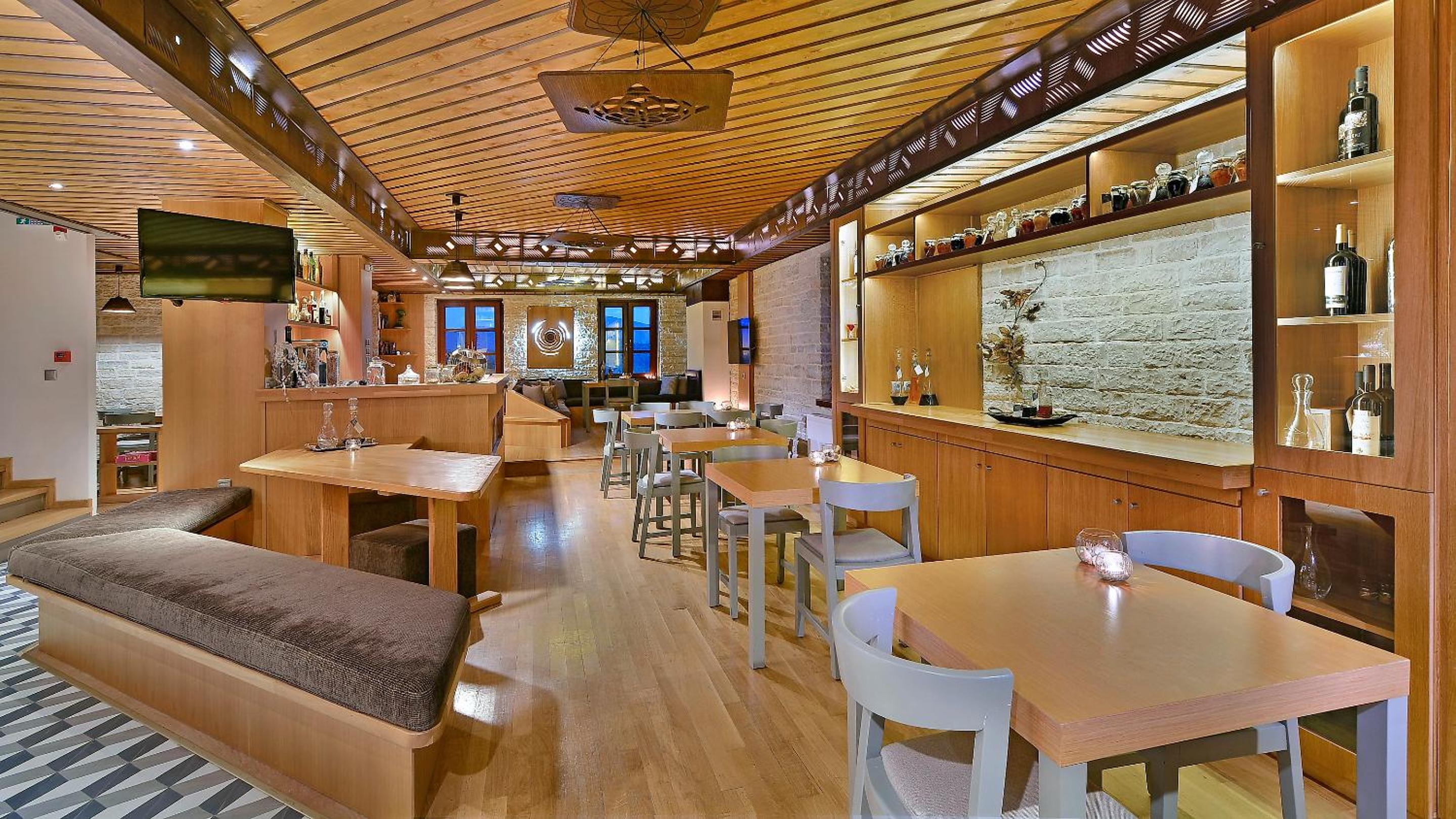 Dilofo Hotel Luxury Suites