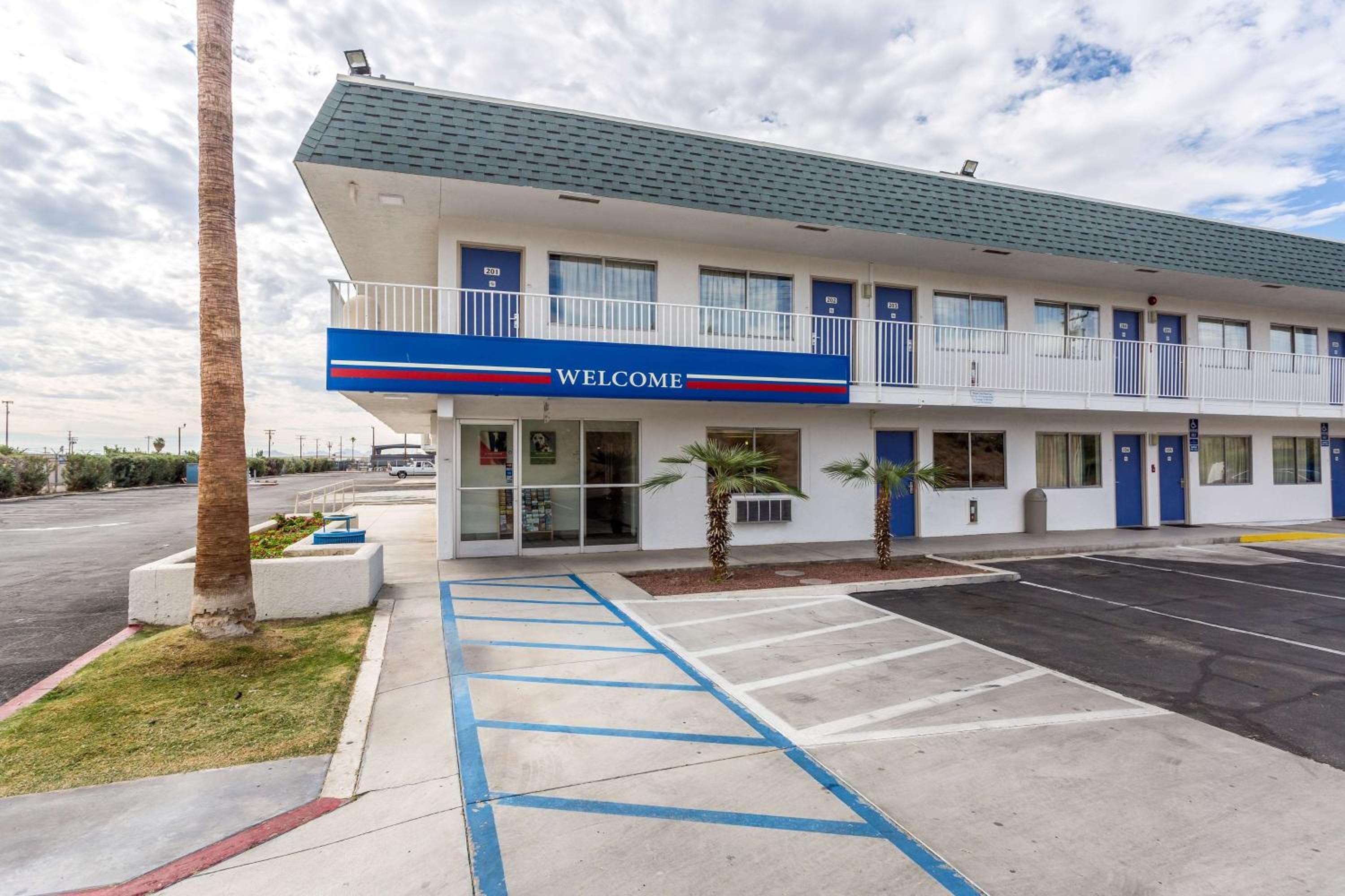 Blythe Vacations - Motel 6-Blythe, CA - Property Image 3