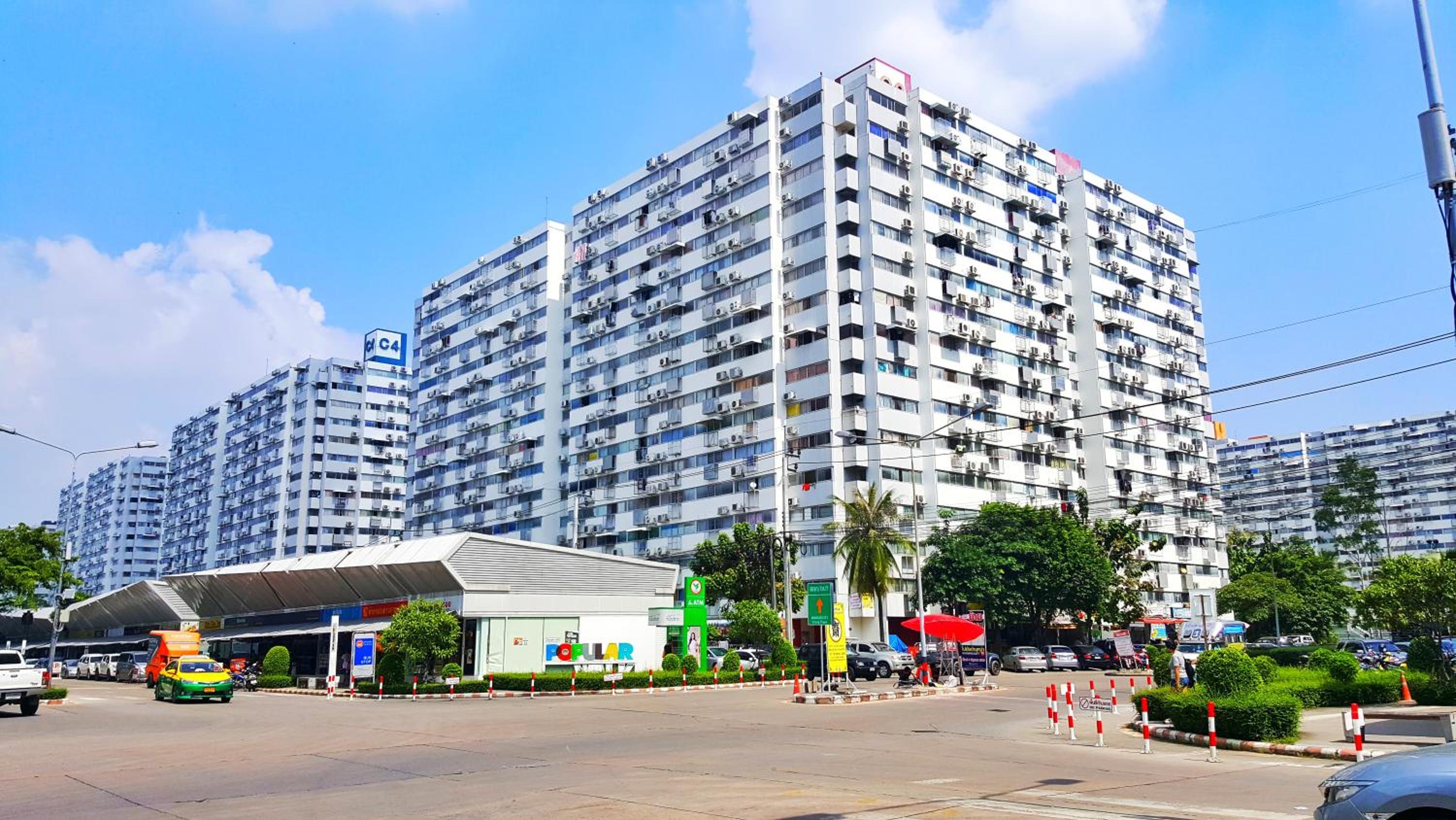 Popular Condo by Jintana view 4