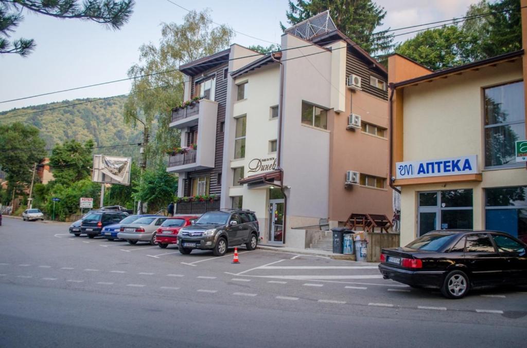 Guest House Dinevi
