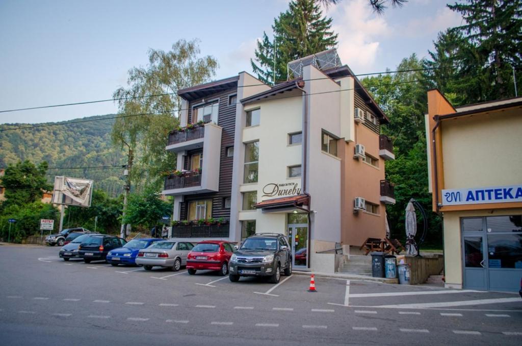 Guest House Dinevi