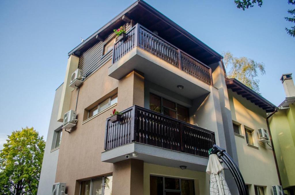Guest House Dinevi