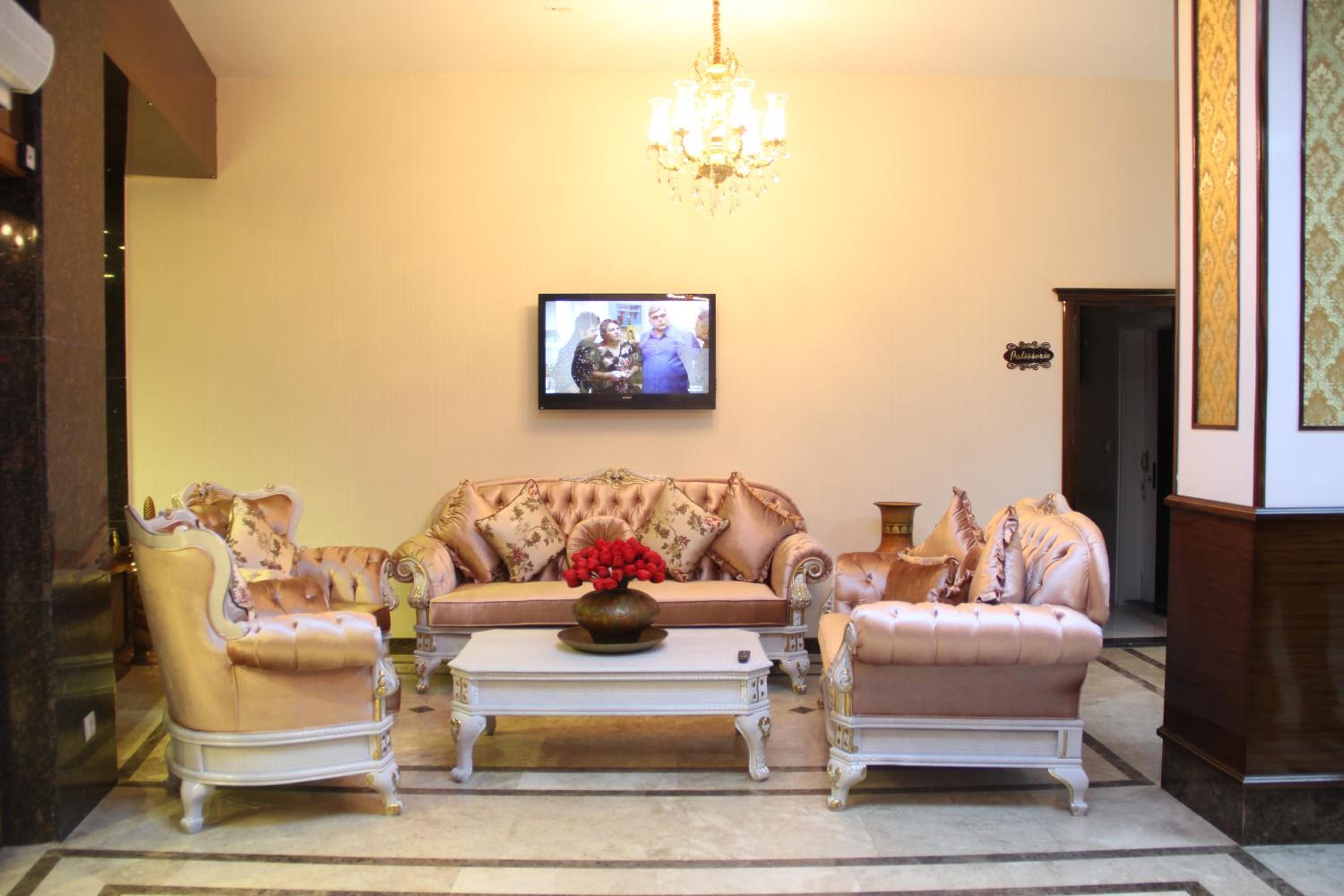 Grand Corner Boutique Hotel - Image 10