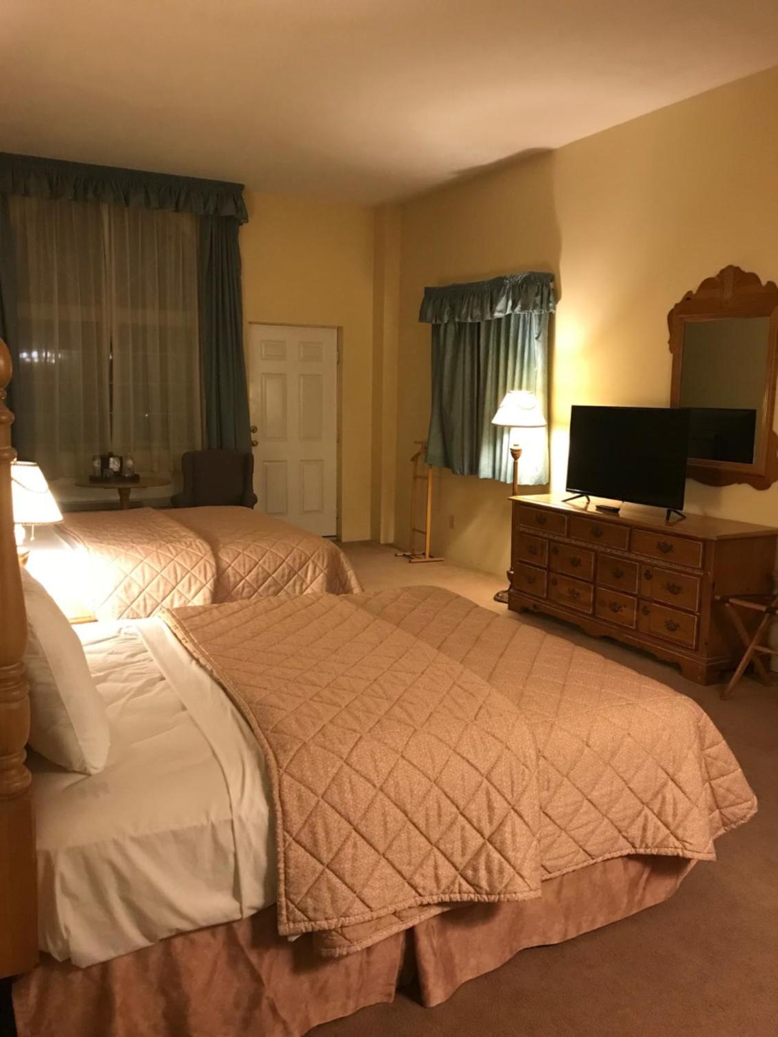 Riveredge Resort Hotel