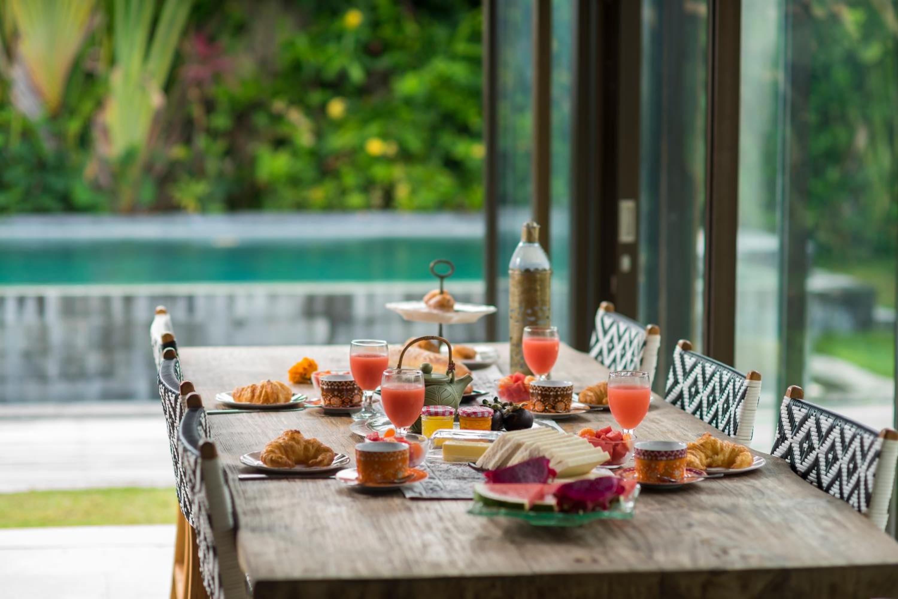 Elegant Villa Casabianca - Tropical Pool & Garden, Near Potato Head Beach Club!