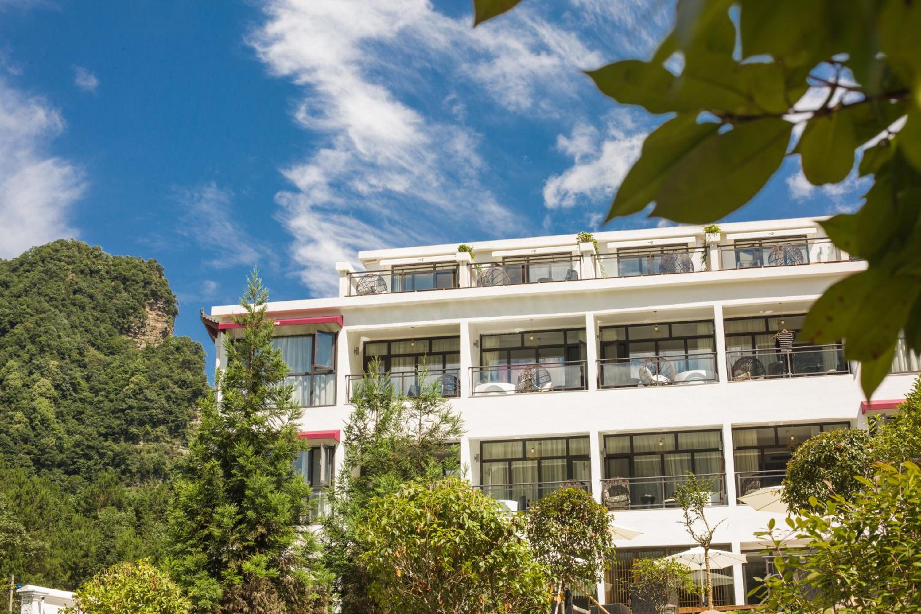 Zhangjiajie National Park Nvue Resorts
