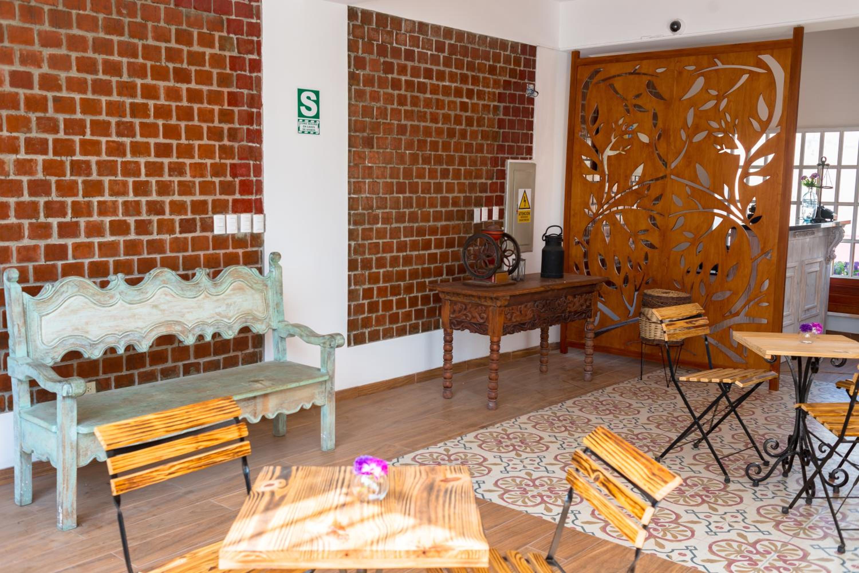 El Encanto