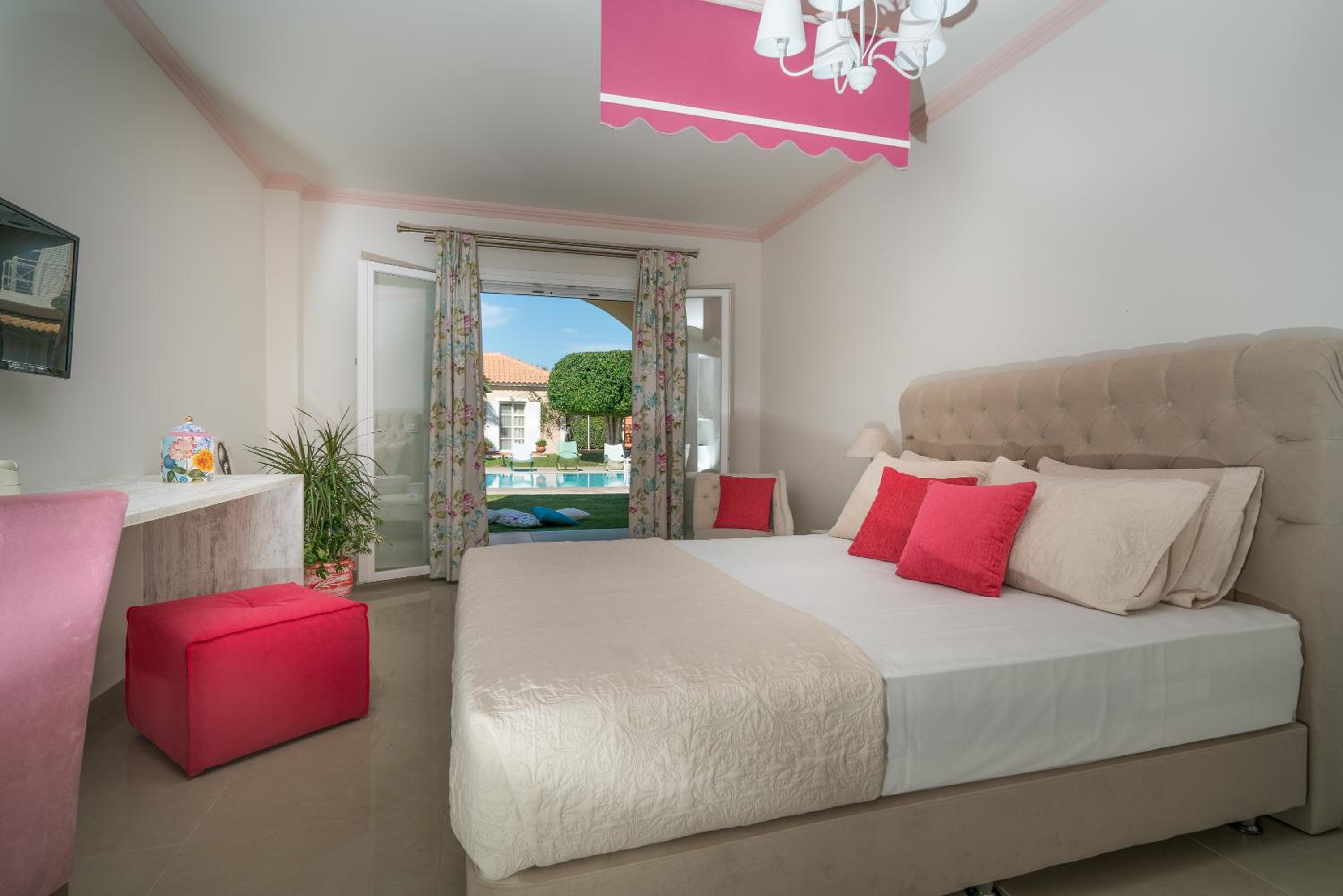 Aeolos Boutique Hotel & Suites — photo 41