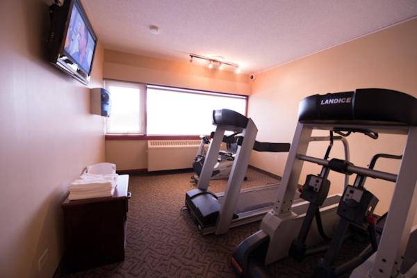 Travelodge by Wyndham Winnipeg Airport West