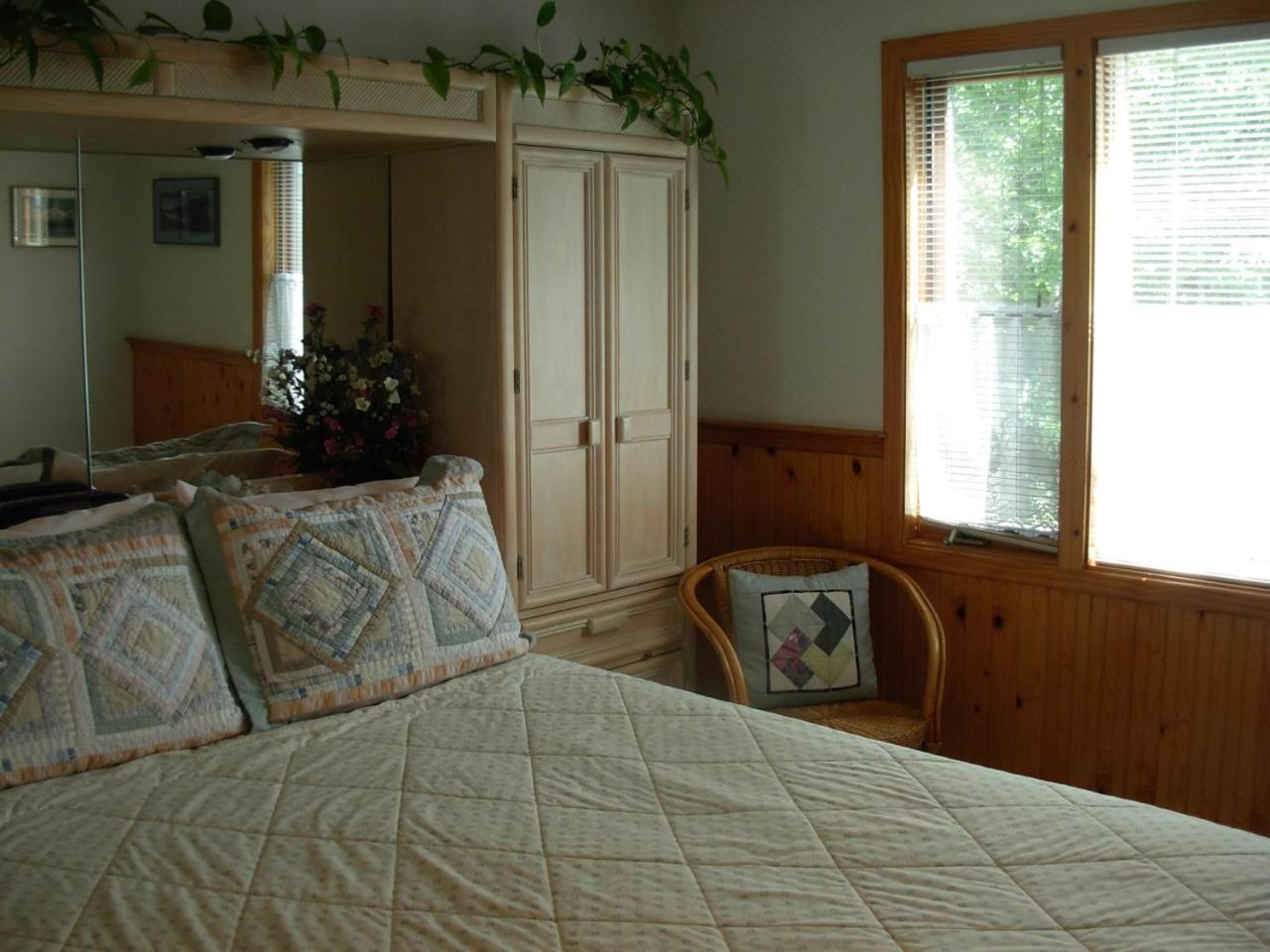 Alaska Chalet Bed & Breakfast view 4