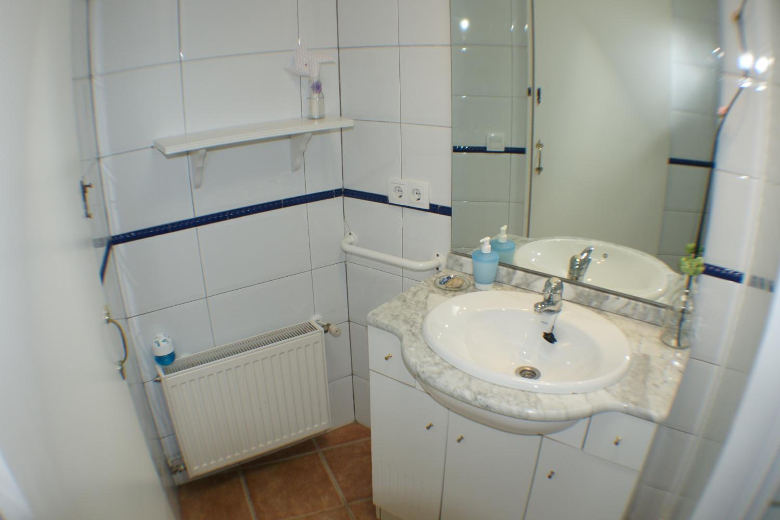 Photo 33