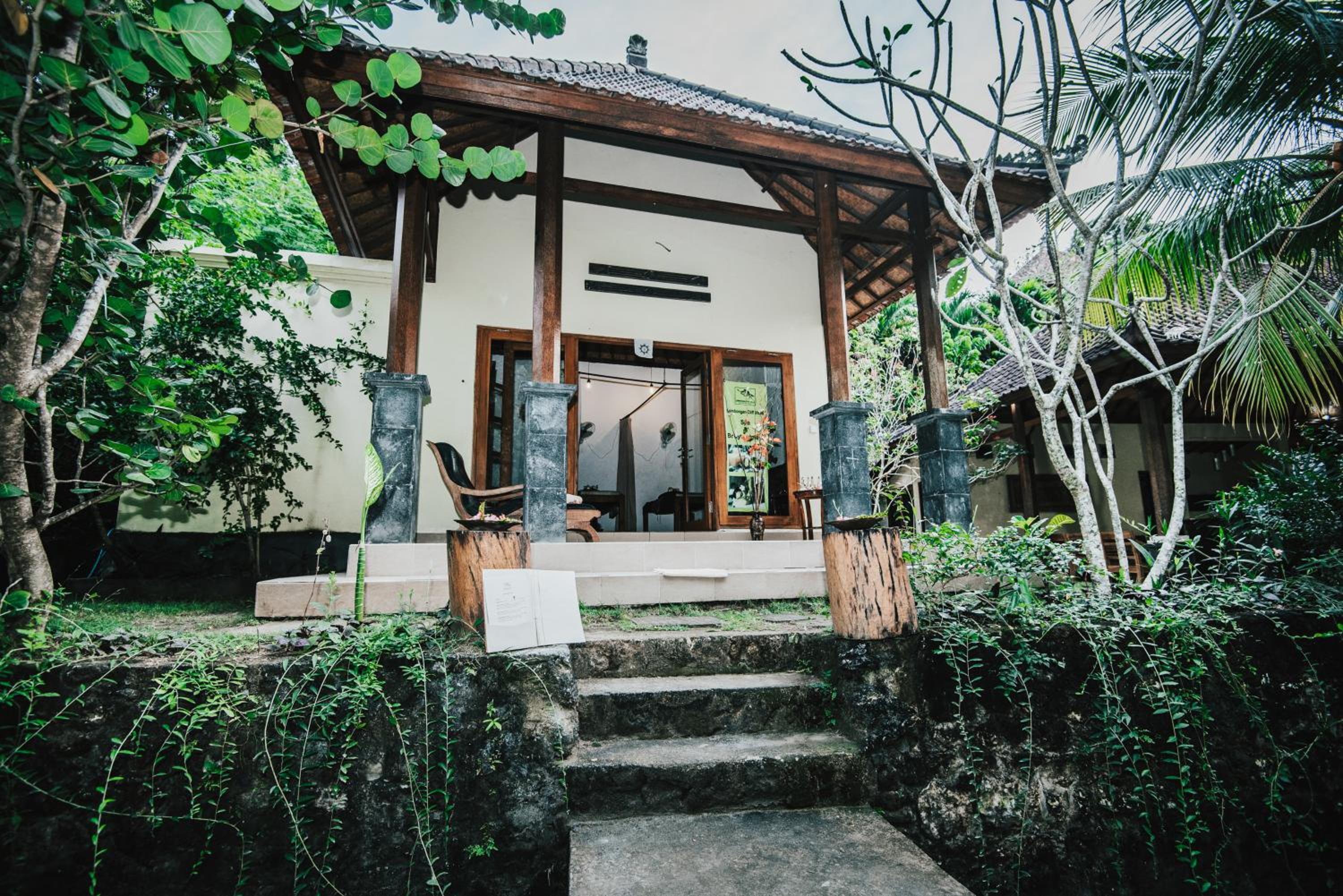 Lembongan Cliff Villas