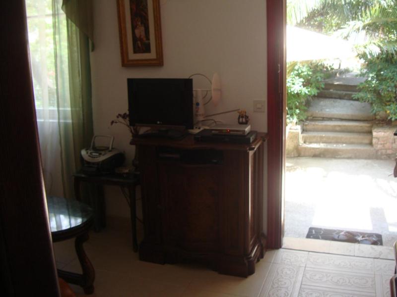 Photo 33