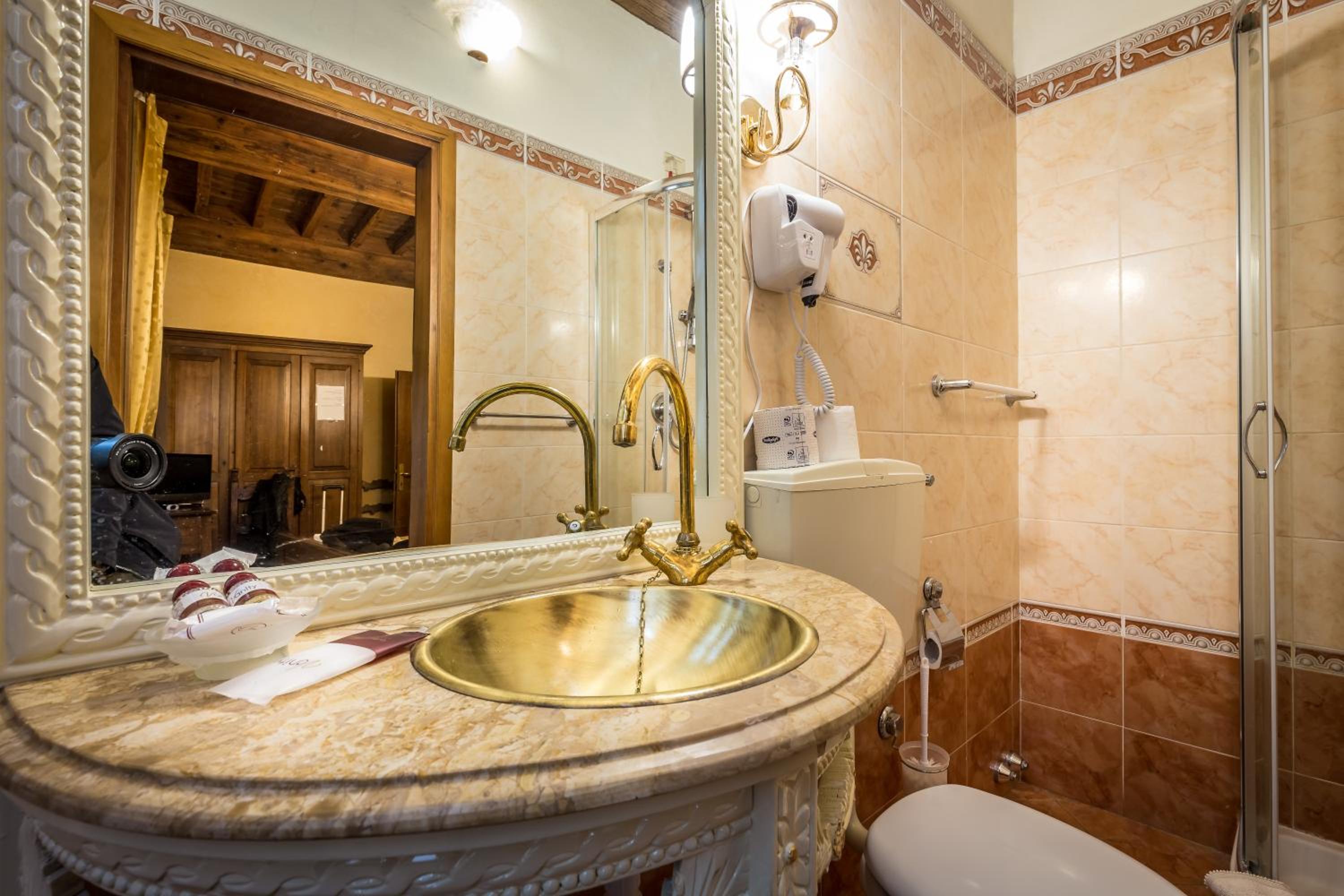 Katti House - Florence's center