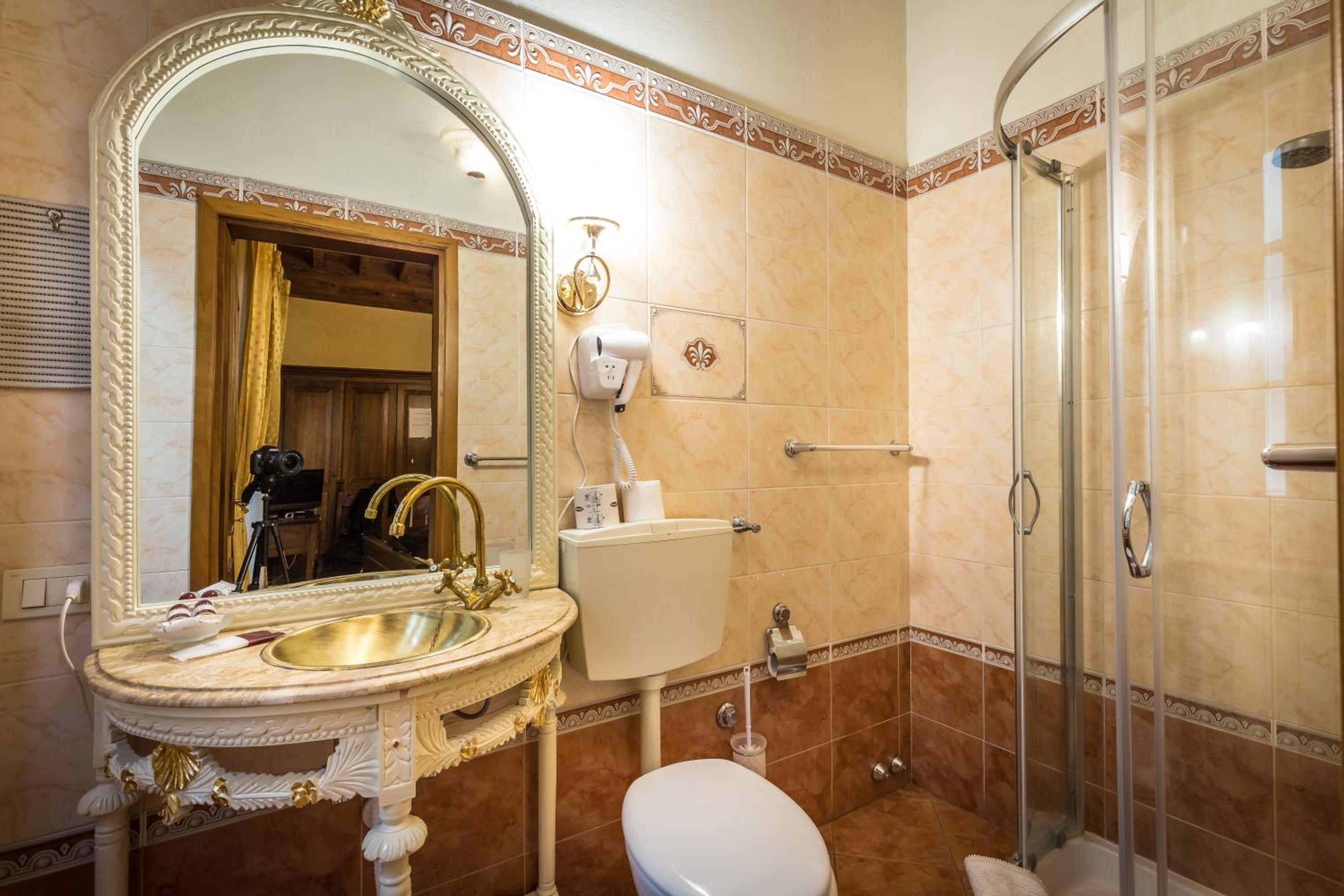 Katti House - Florence's center