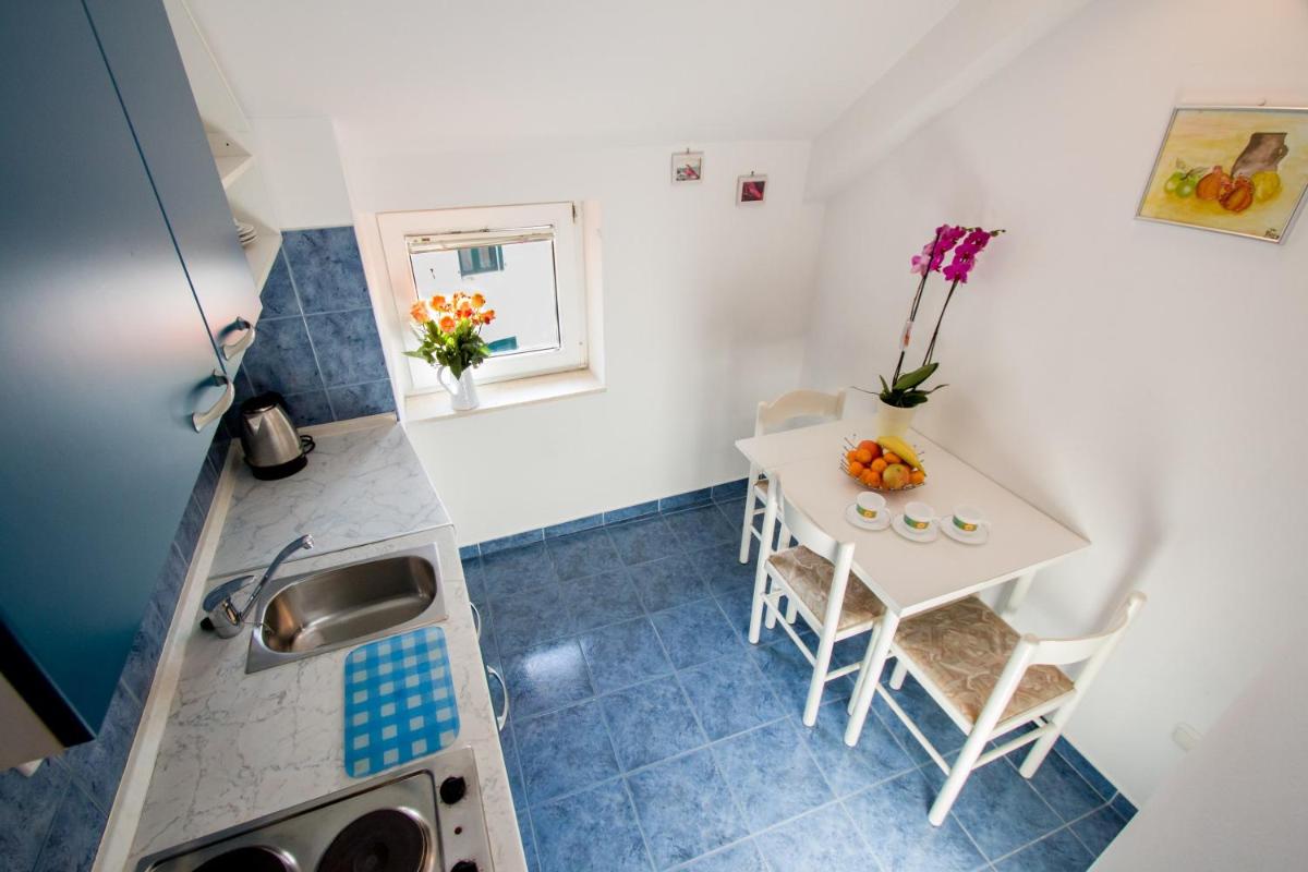 City & River View Apartment