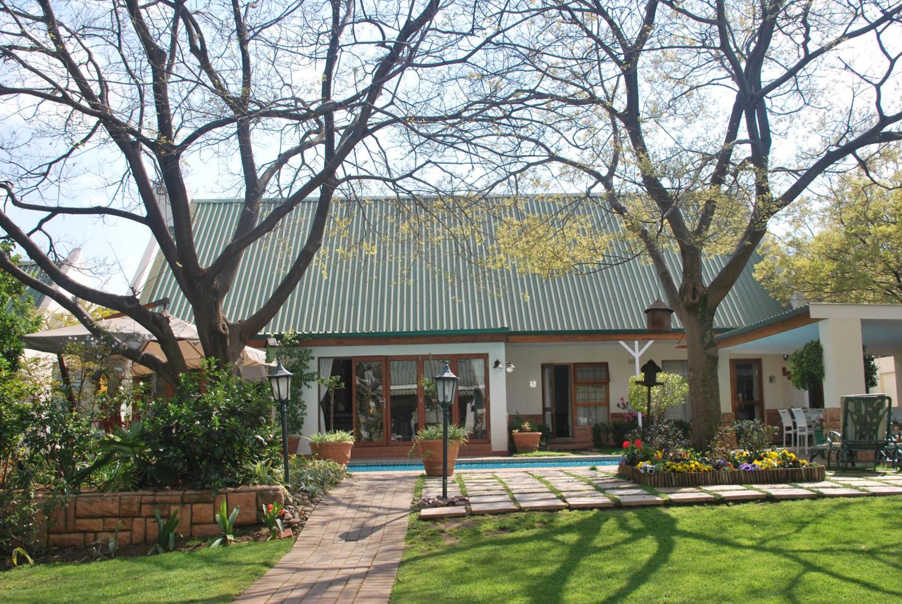 HOSPITALity Lodges