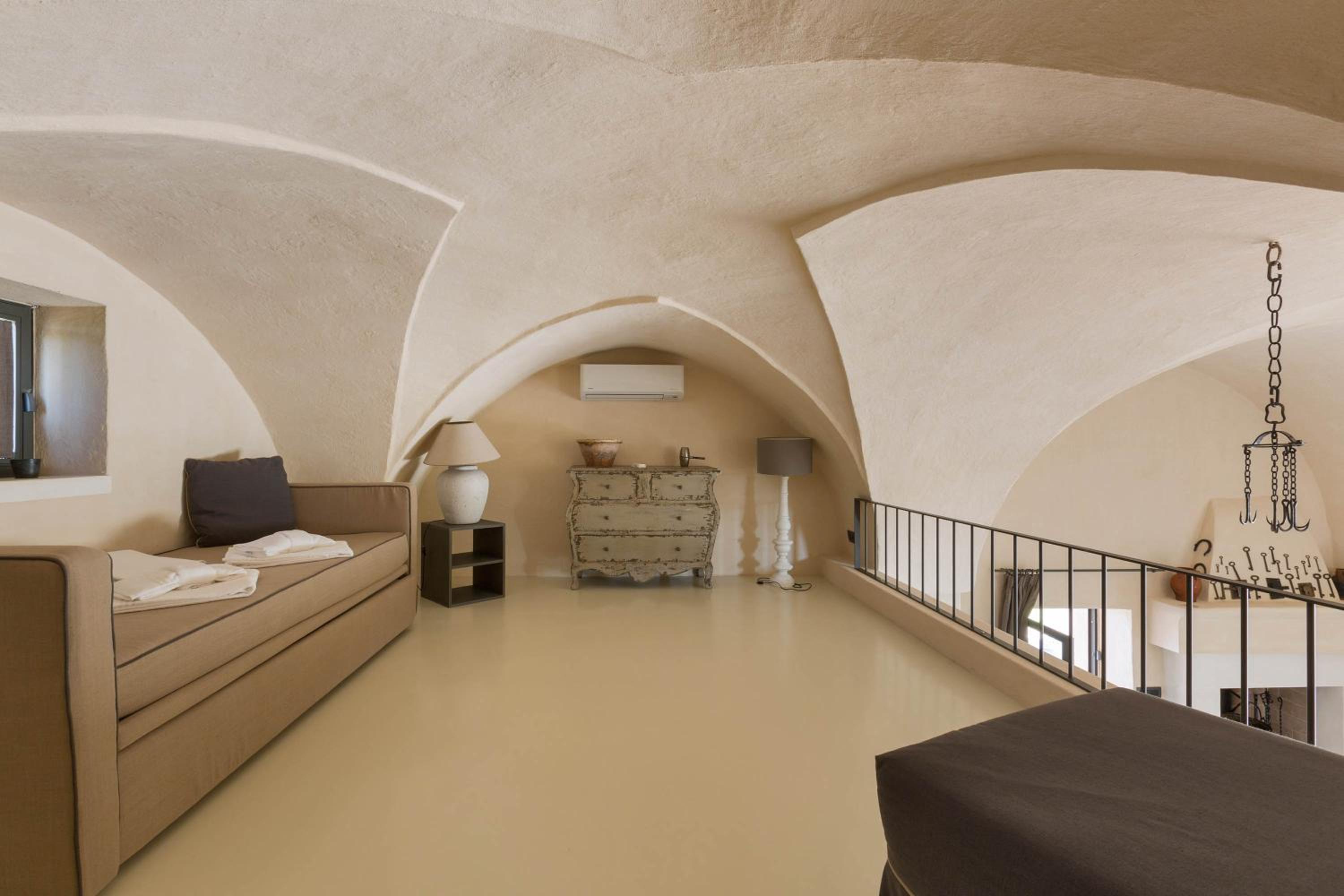 Casale Cimino by BarbarHouse