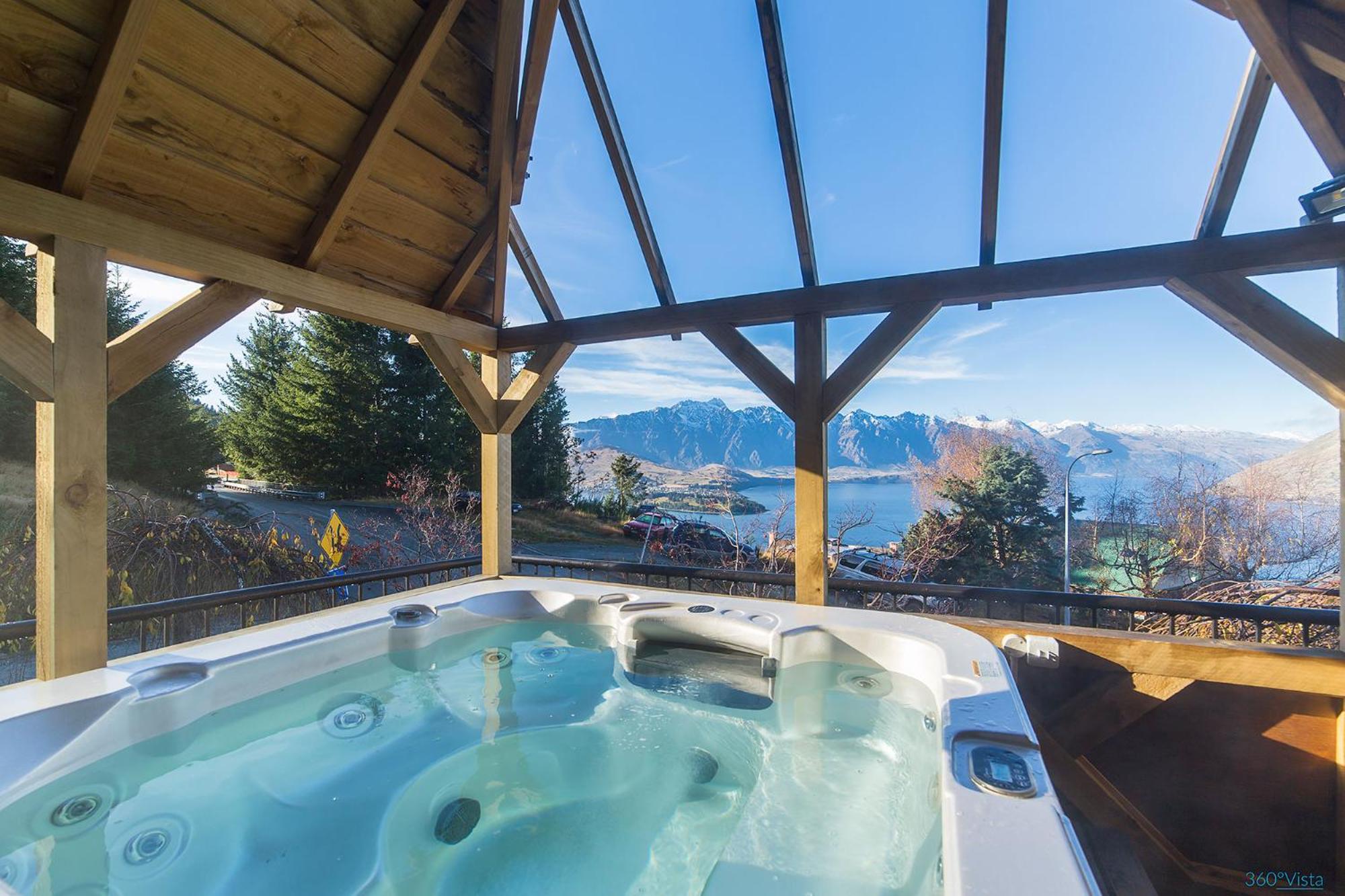 Awesomely Lakeview Queenstown Home view 2