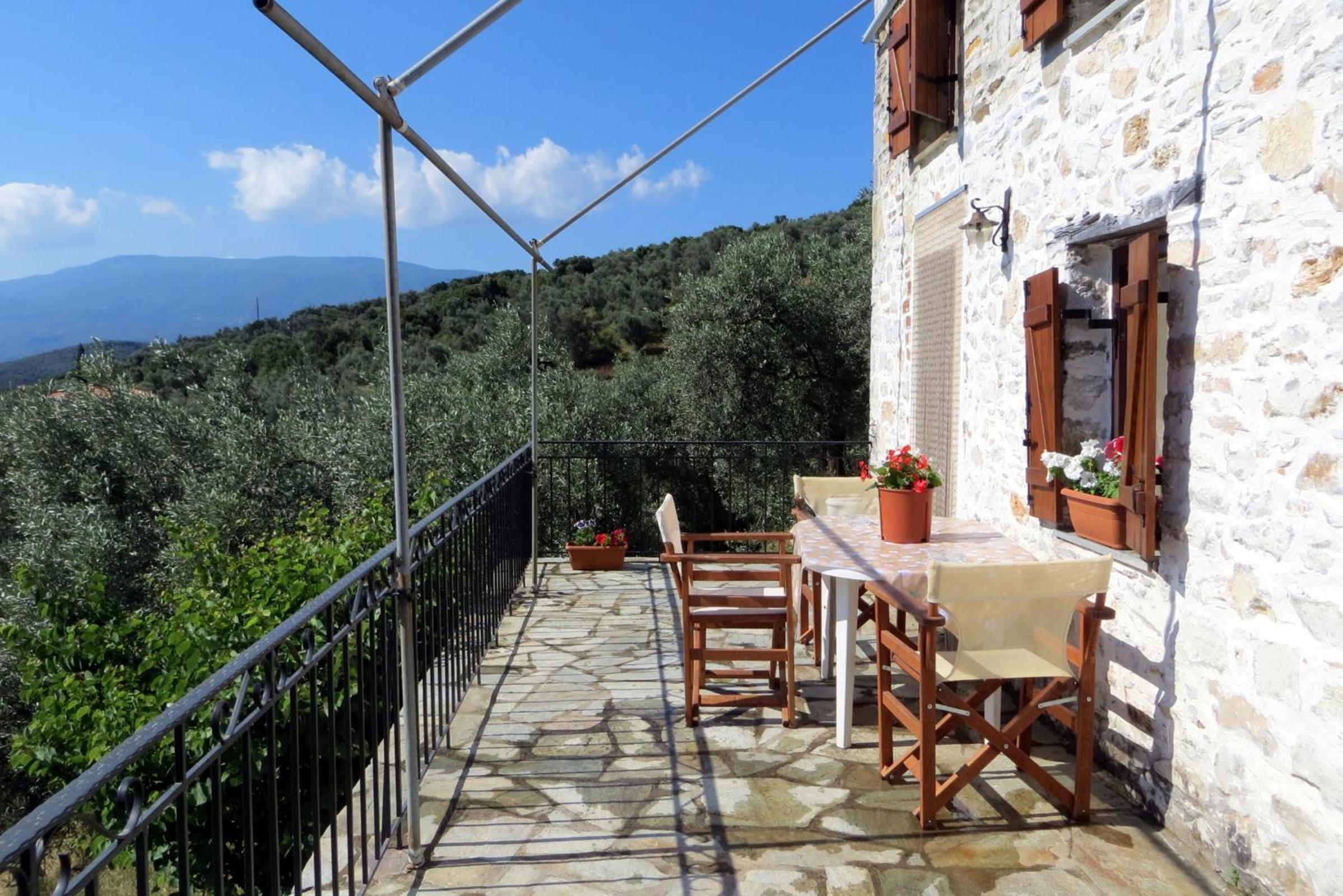 Tsorni Hill Cottage view 4