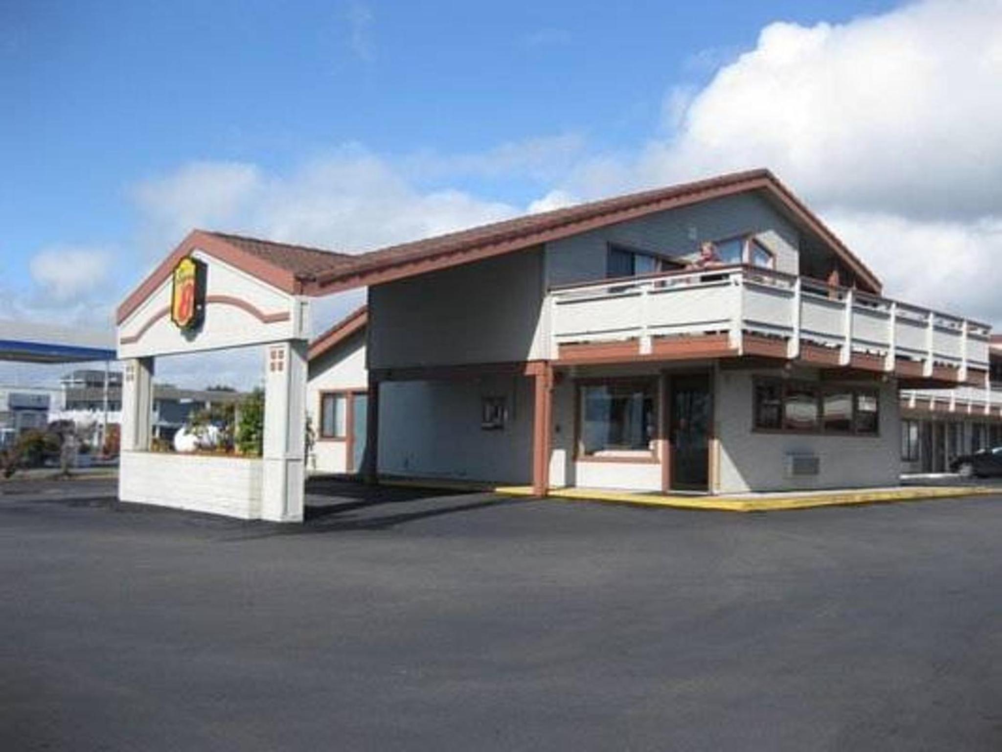 Super 8 by Wyndham Fort Bragg view 2