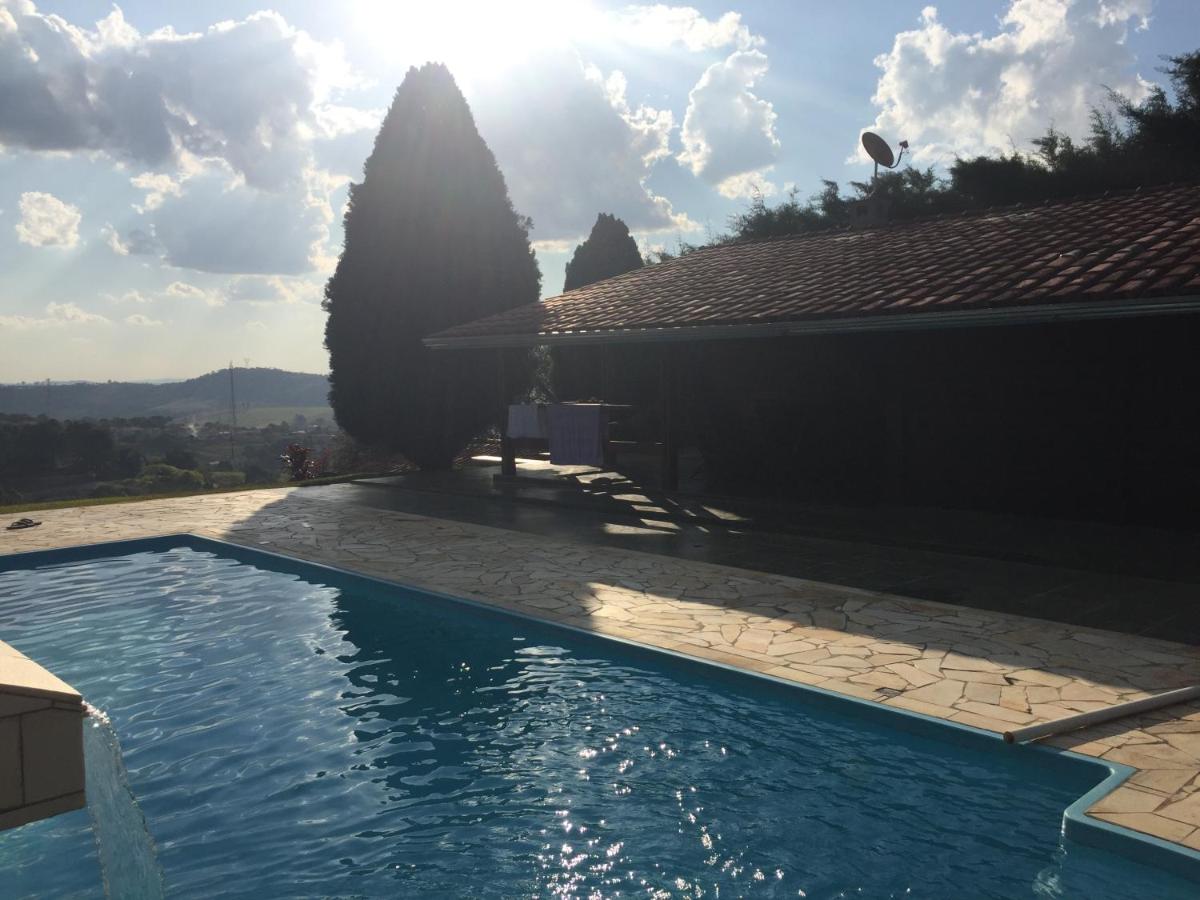 Linda Chácara com Piscina