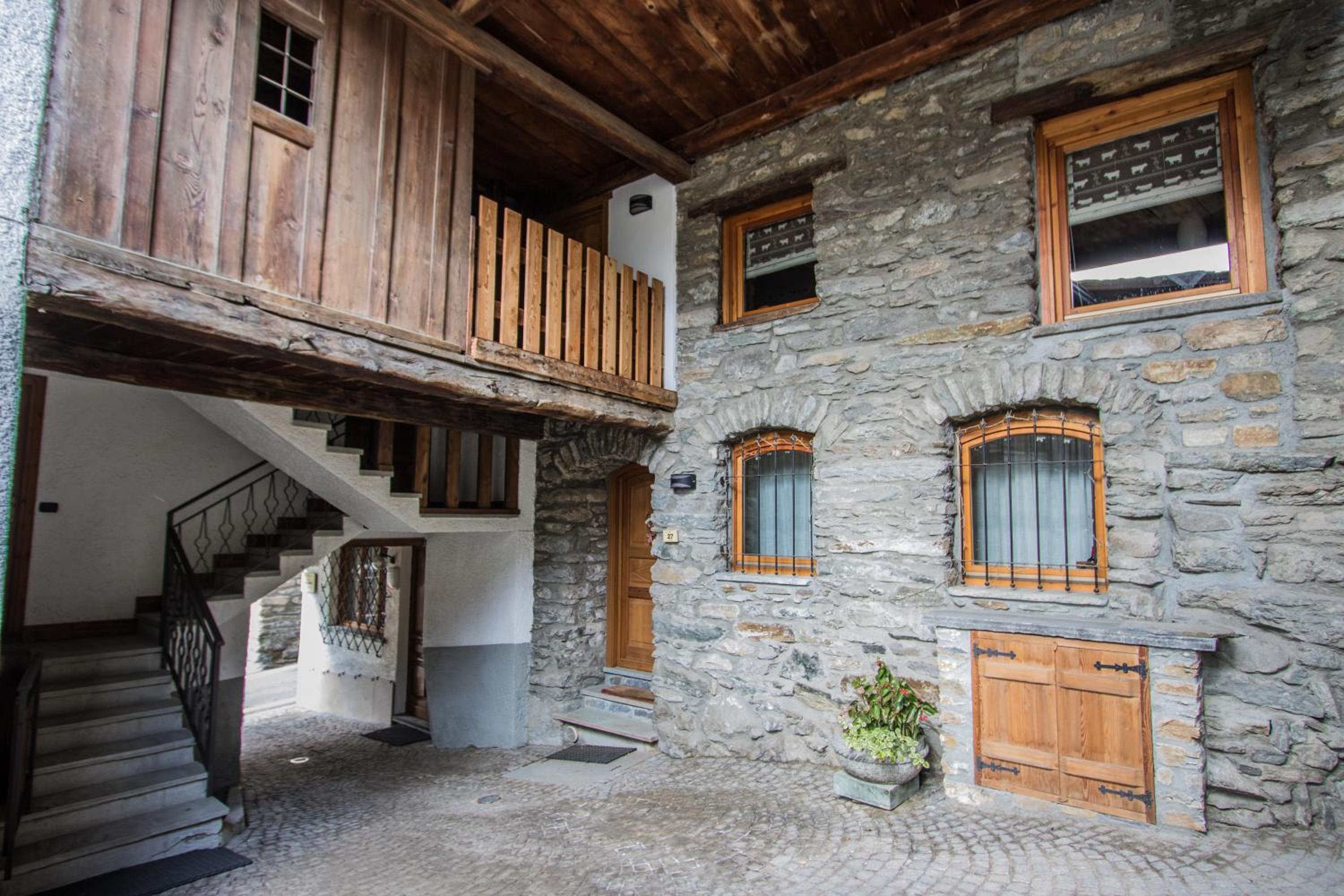 Maison De Meuny view 5