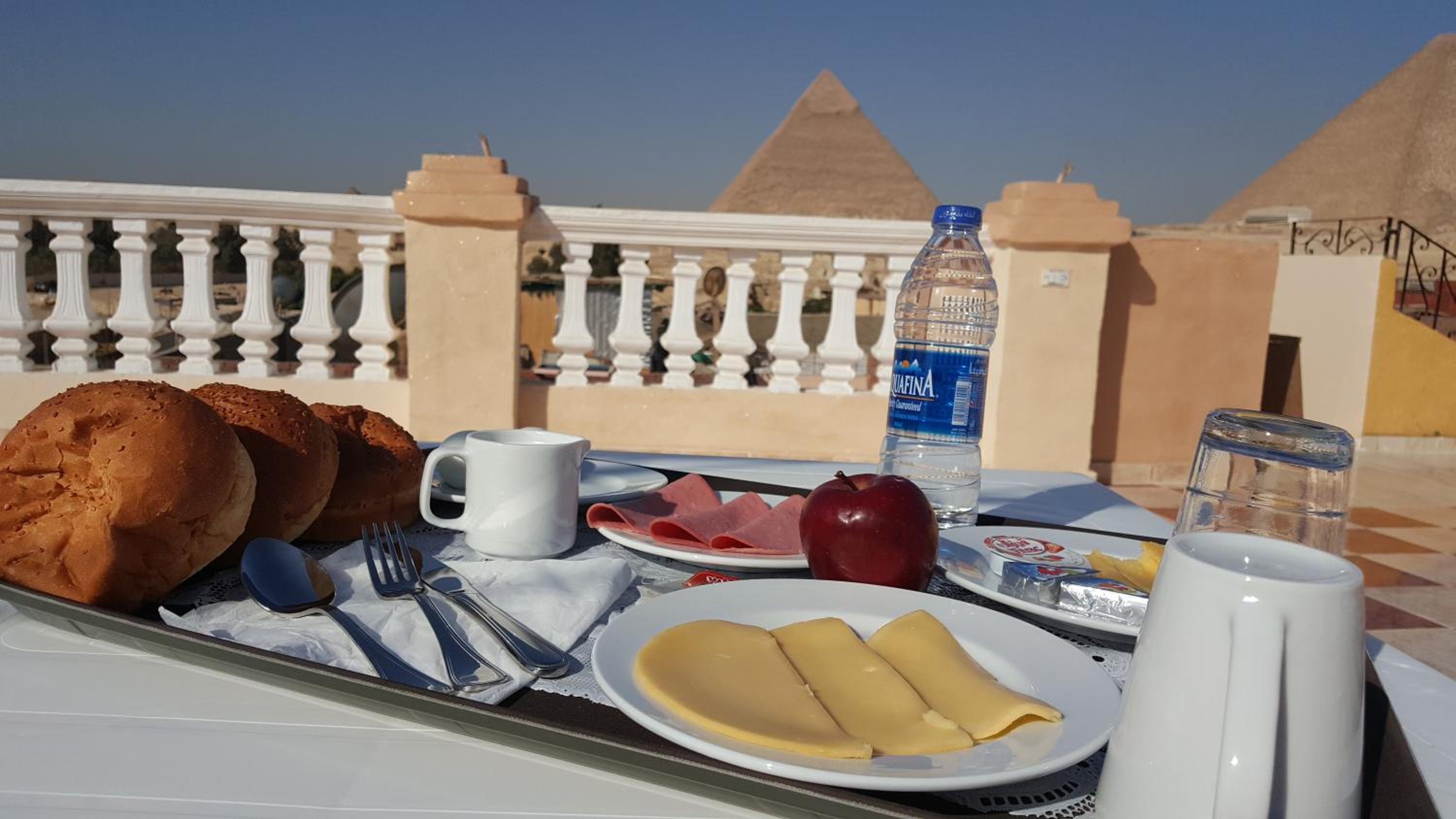 Royal Pyramids Inn
