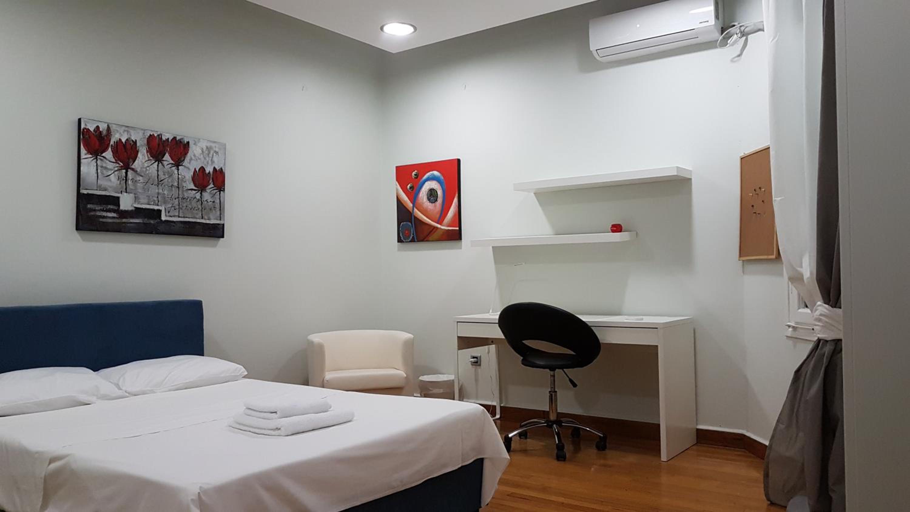 Errathens Pine Red and Taupe - Athens Center