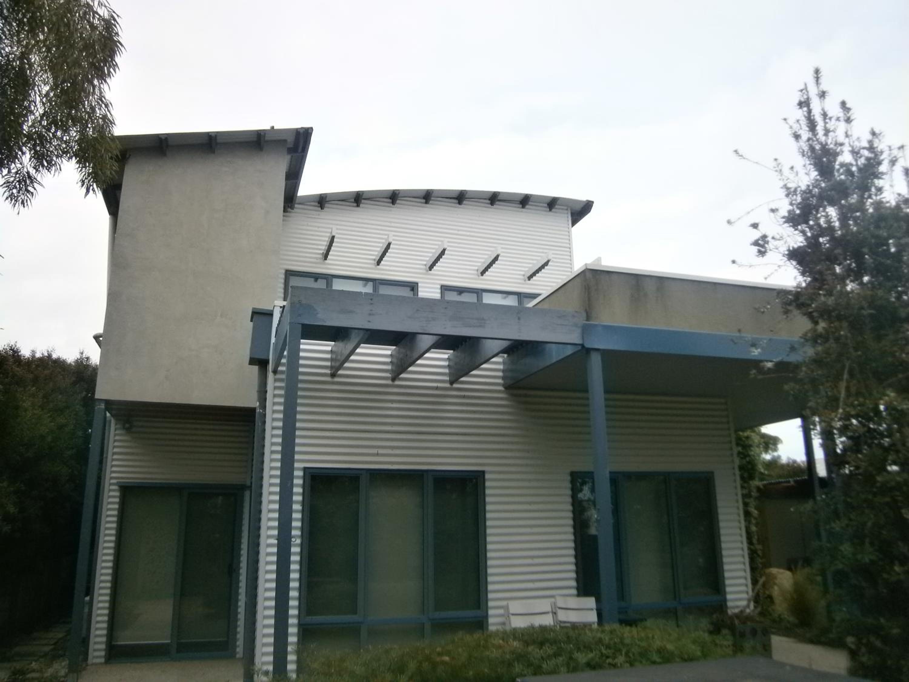 Bay Breeze Beach Holiday Home