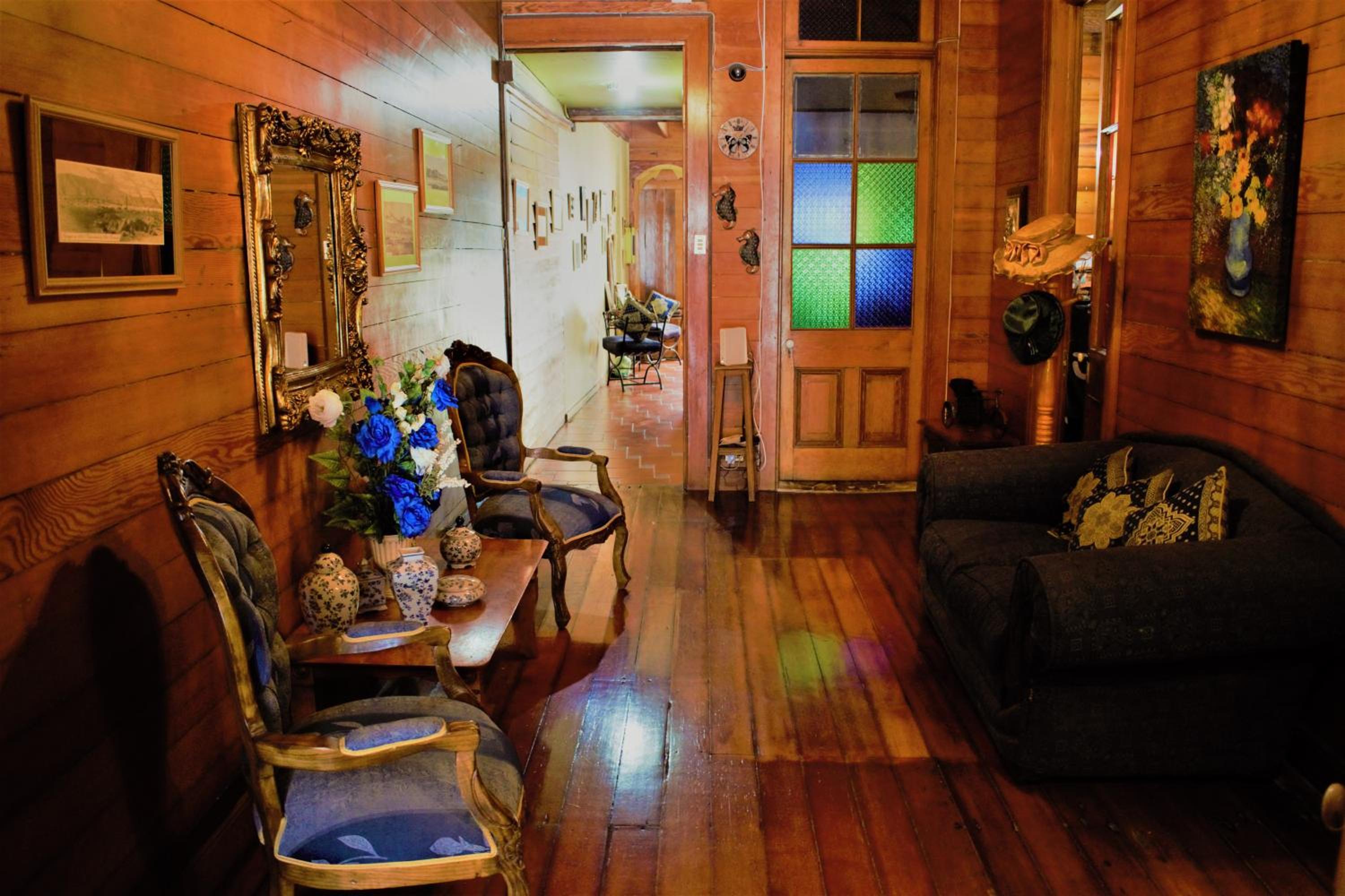 Hostal Aloha Inn