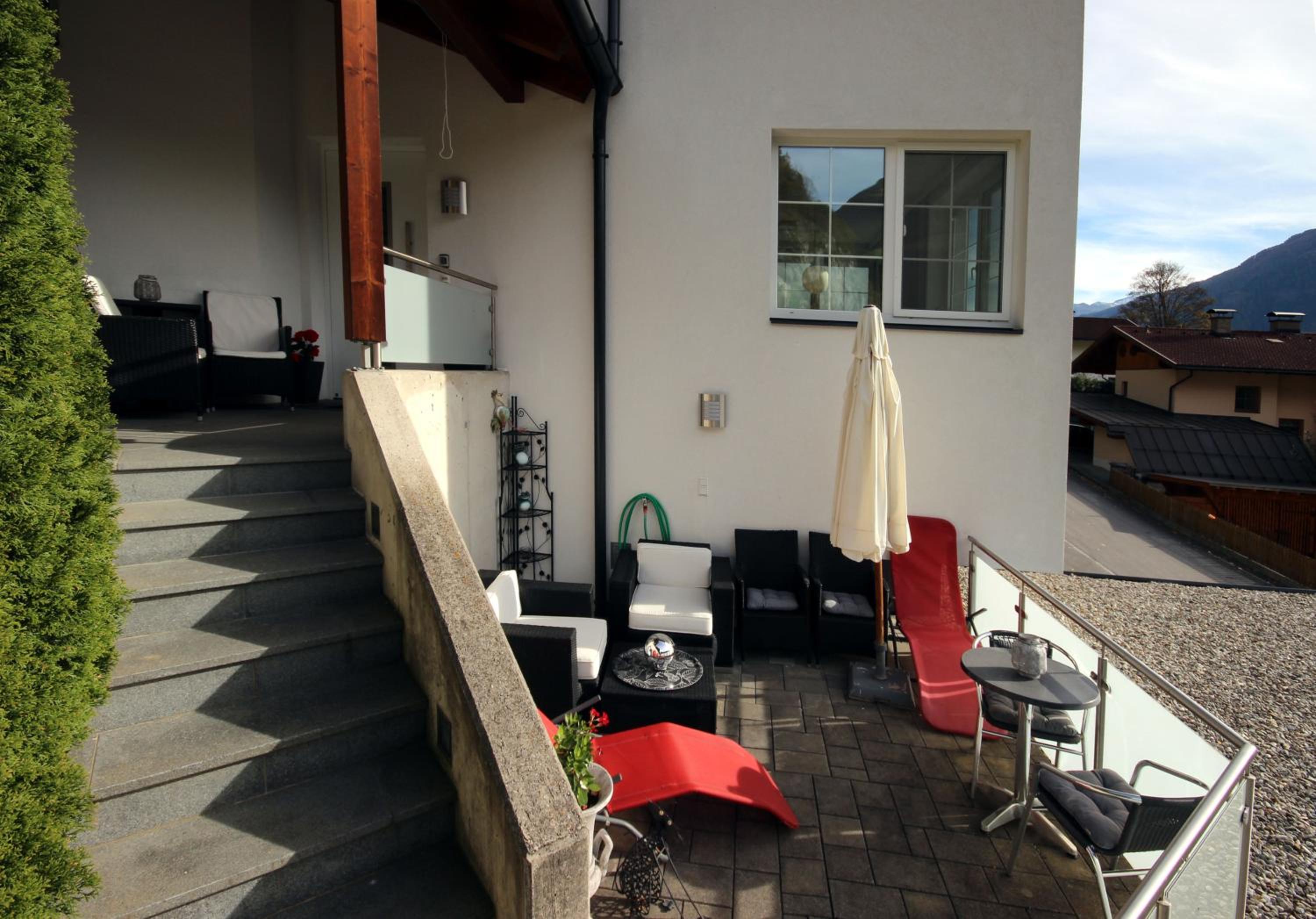 Apartments Schloß-Weißenstein-Straße
