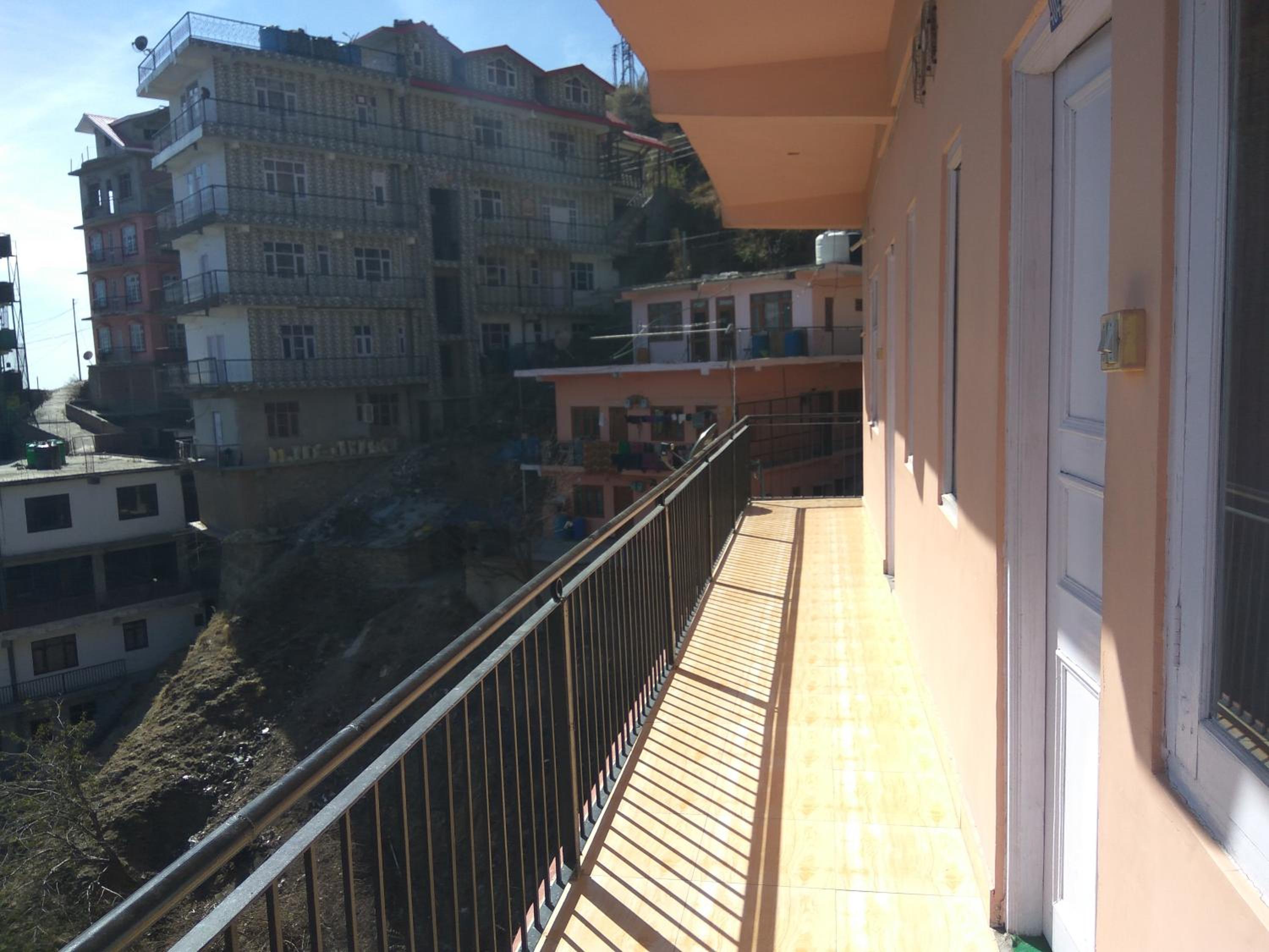 Decent stay near Sanjauli view 4