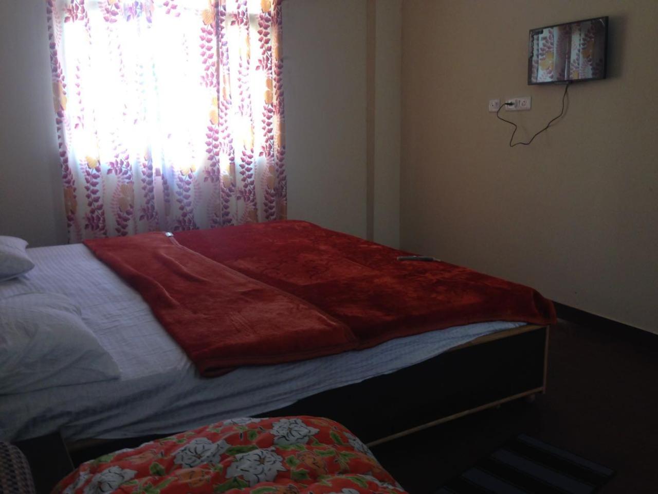 Serene Homestay in Shoghi-Shimla view 2