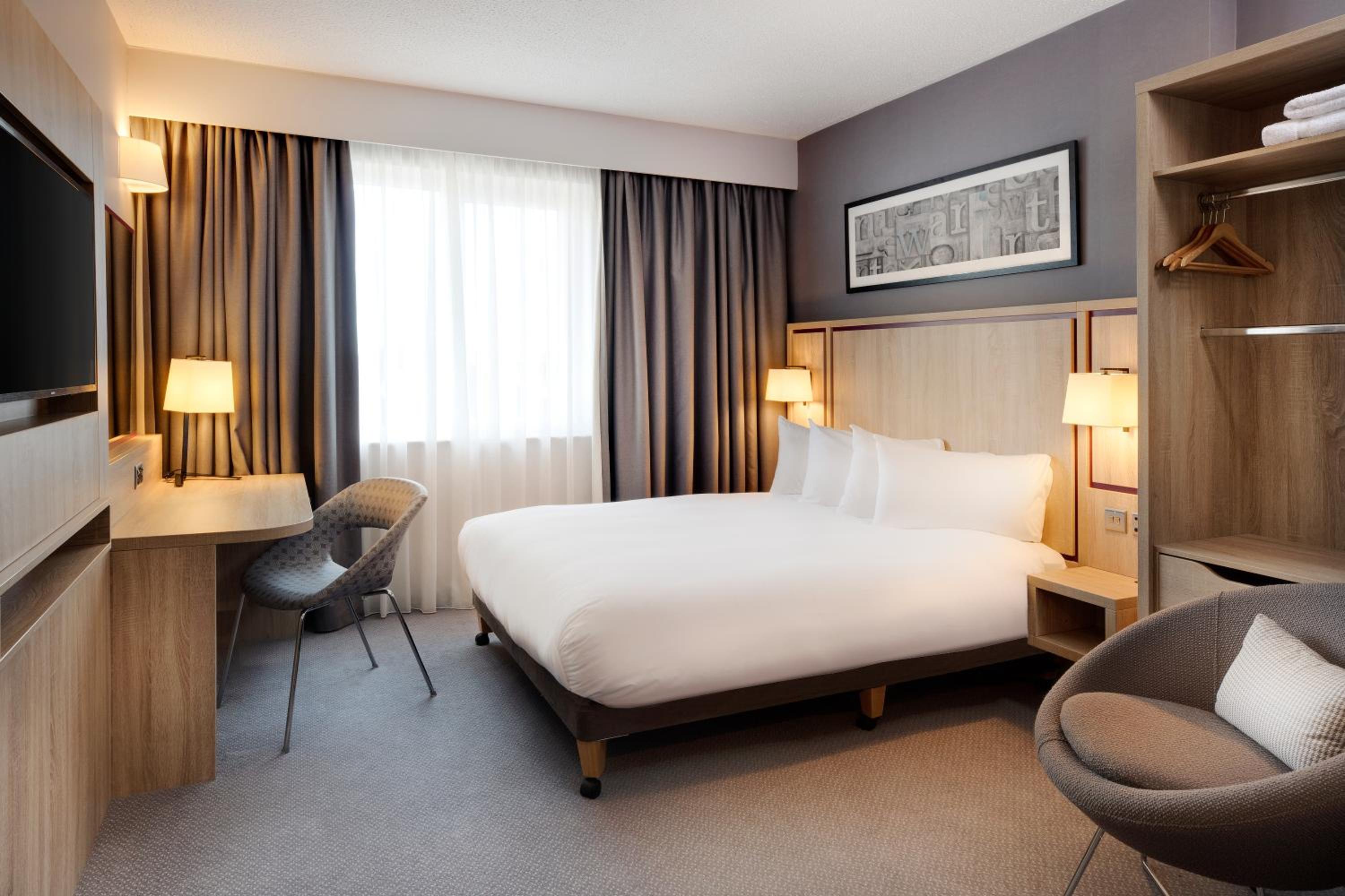 Watford Vacations - Leonardo Hotel London Watford - Property Image 1