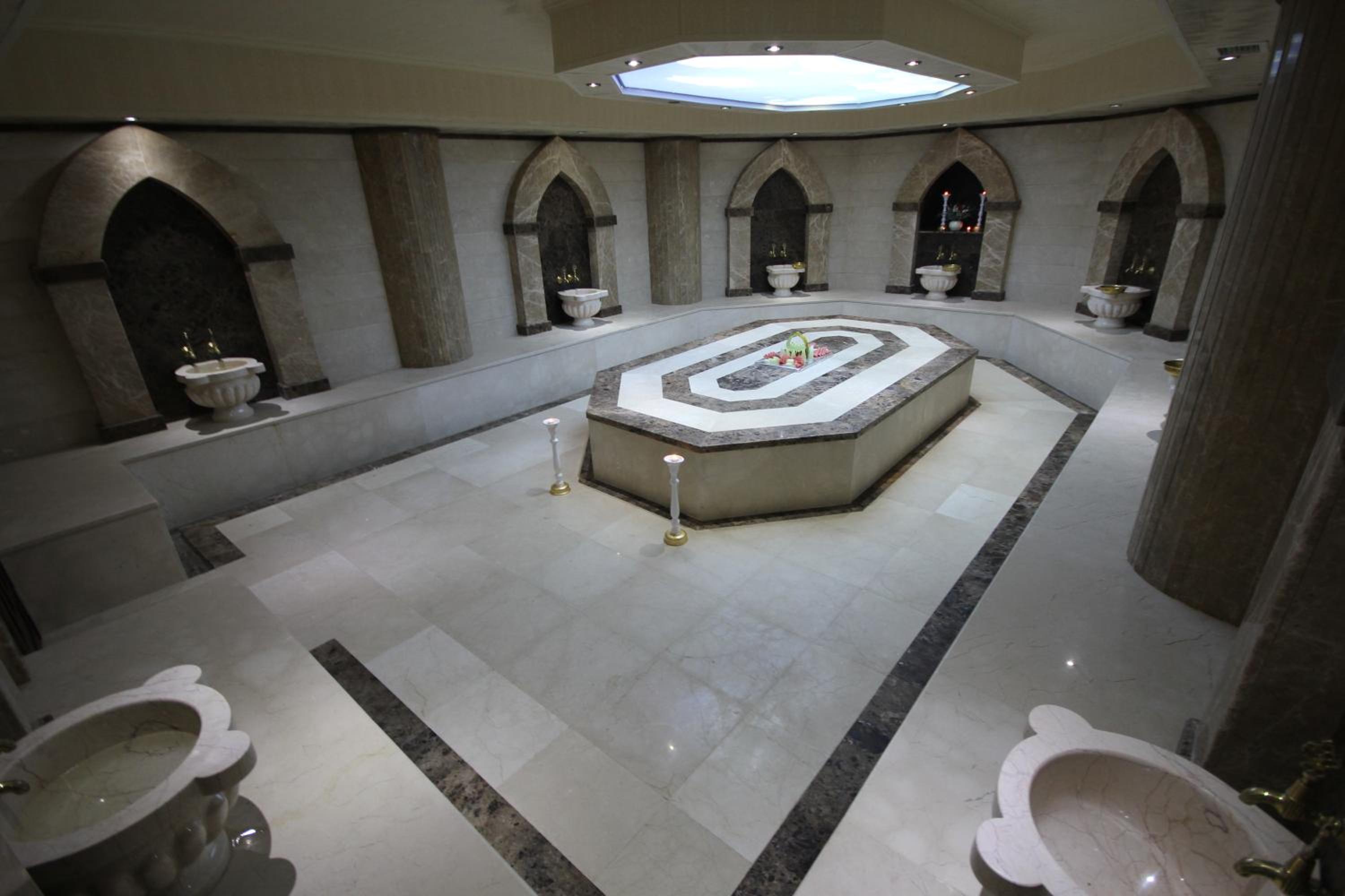 Grand Corner Boutique Hotel - Image 11