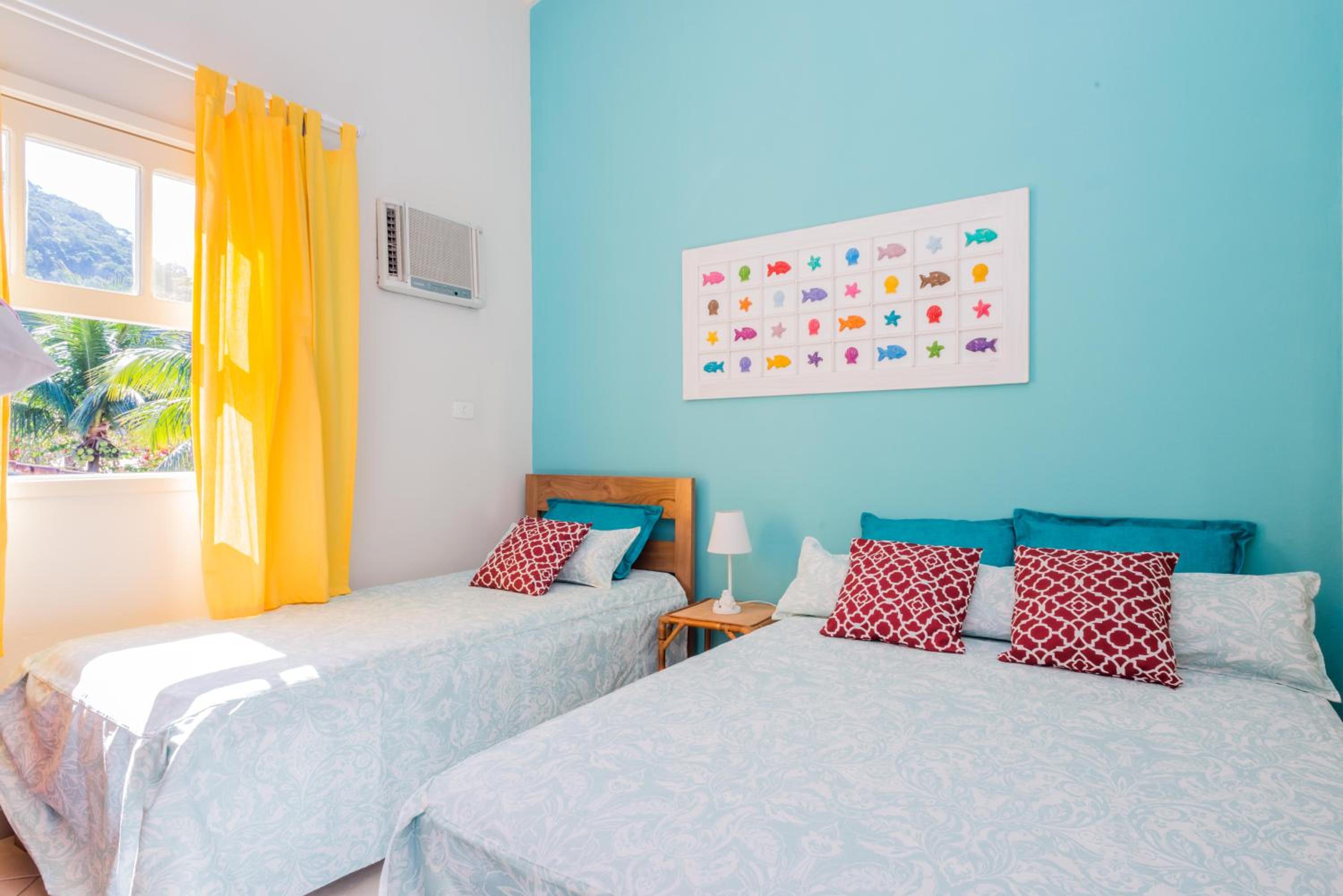 Novo Bhaus Juqueí - Churrasqueira Privativa - Piscina - 2 vagas - Condomínio com 8 casas - 600m da Praia - não possui roupa de cama e banho