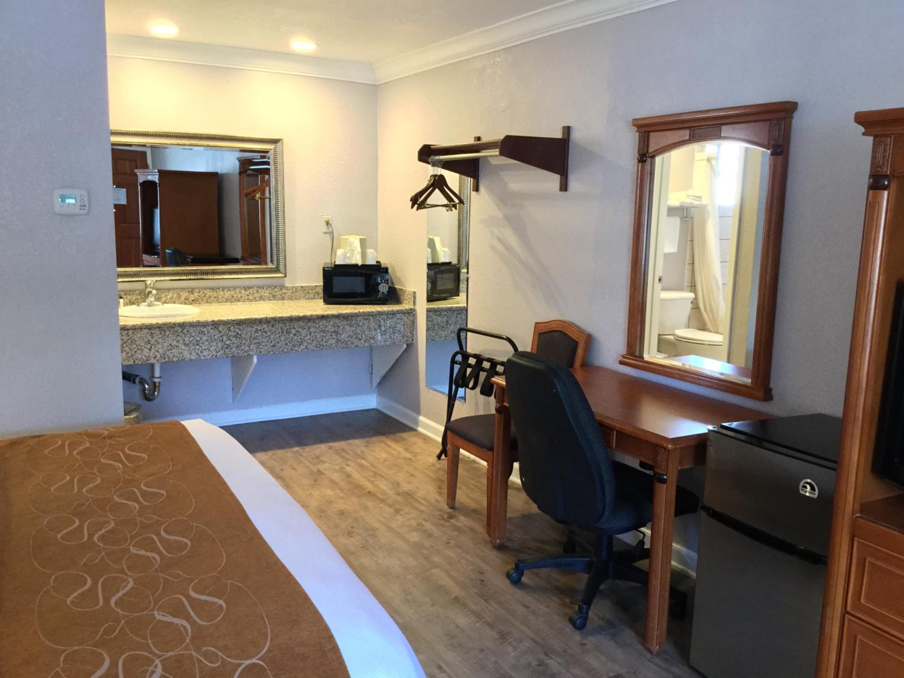 Journey Inn - Property Image 1