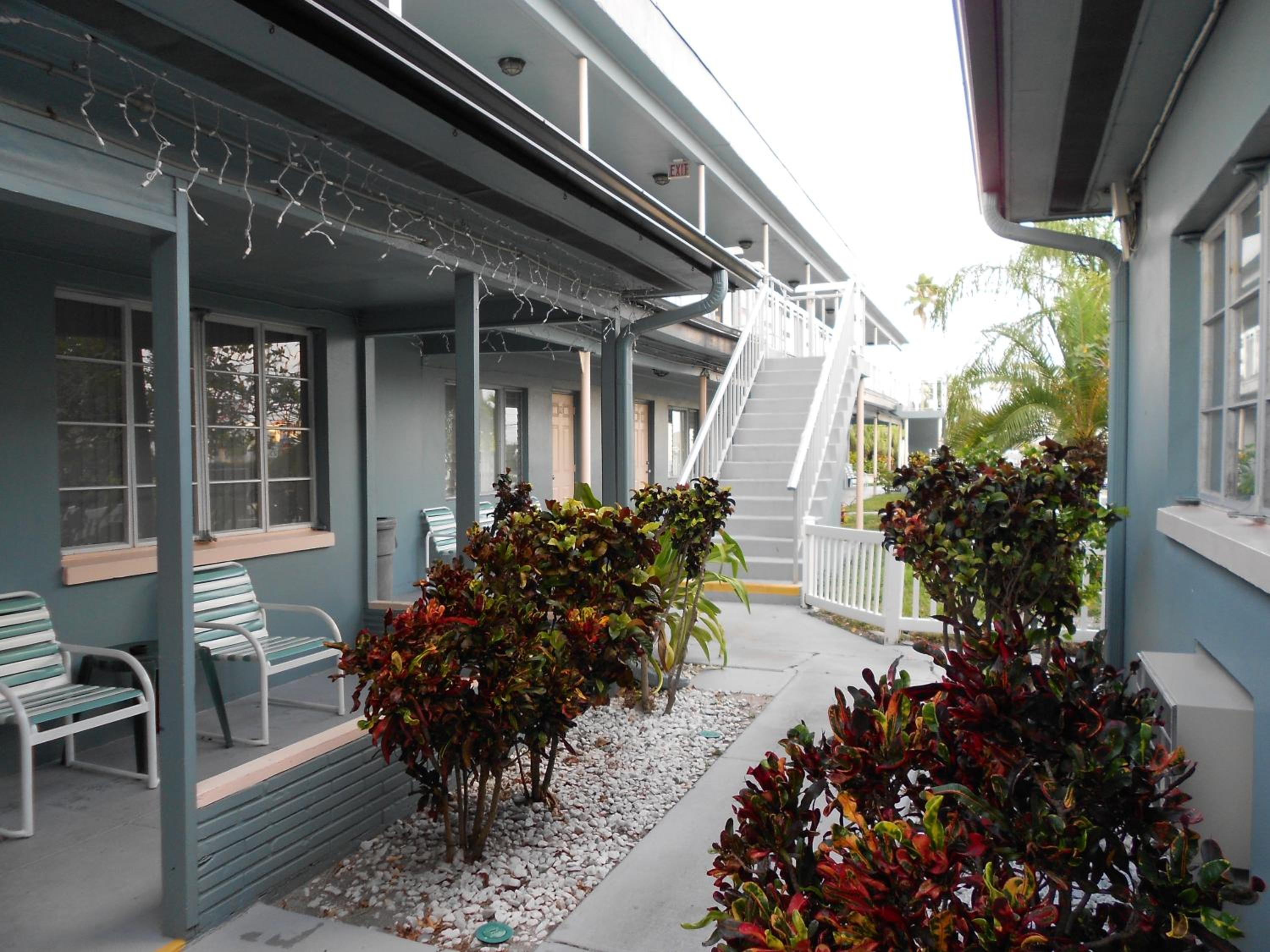 Sunrise Resort Motel South