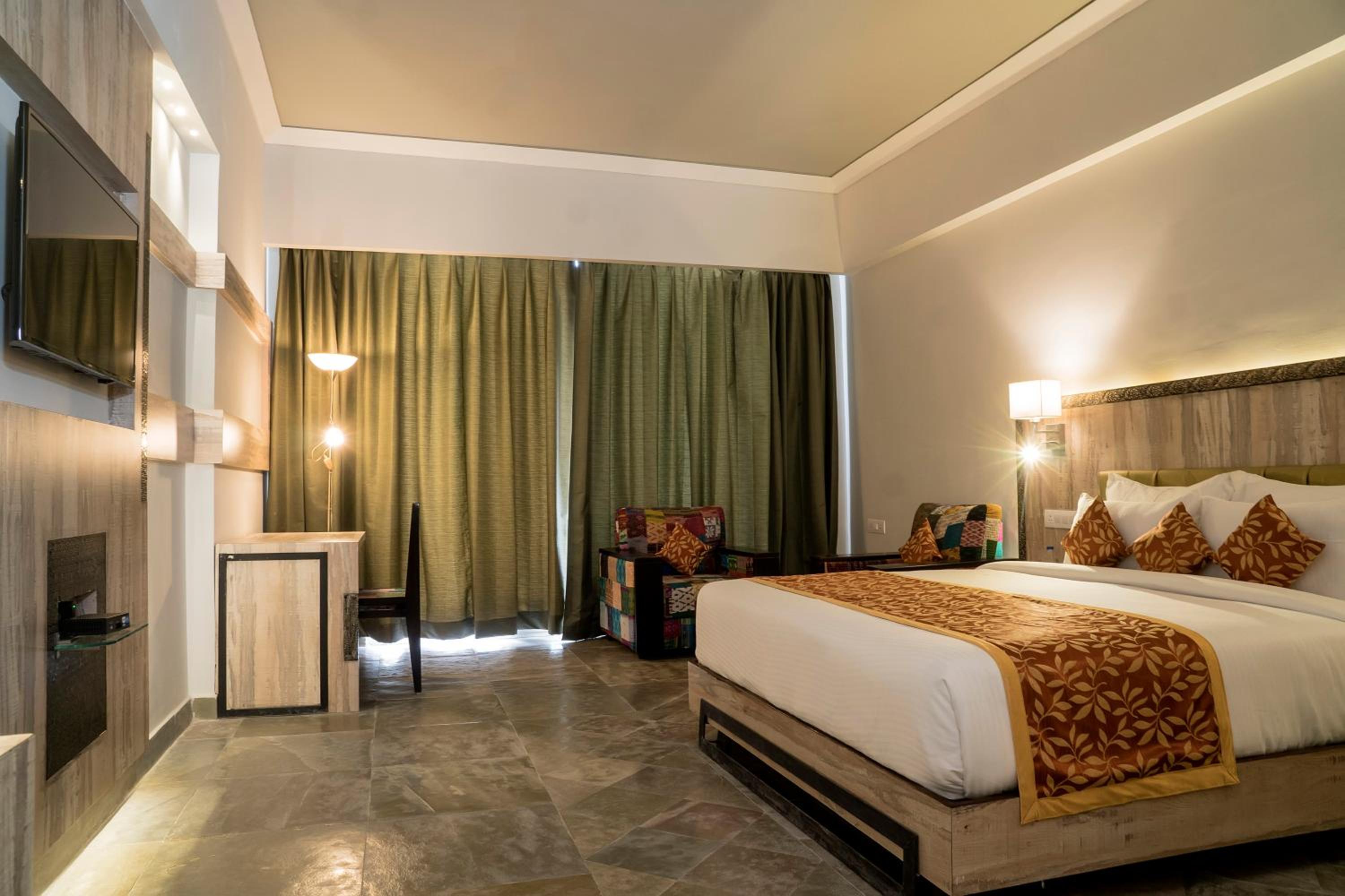 Via Lakhela Lakeview Resort & Spa