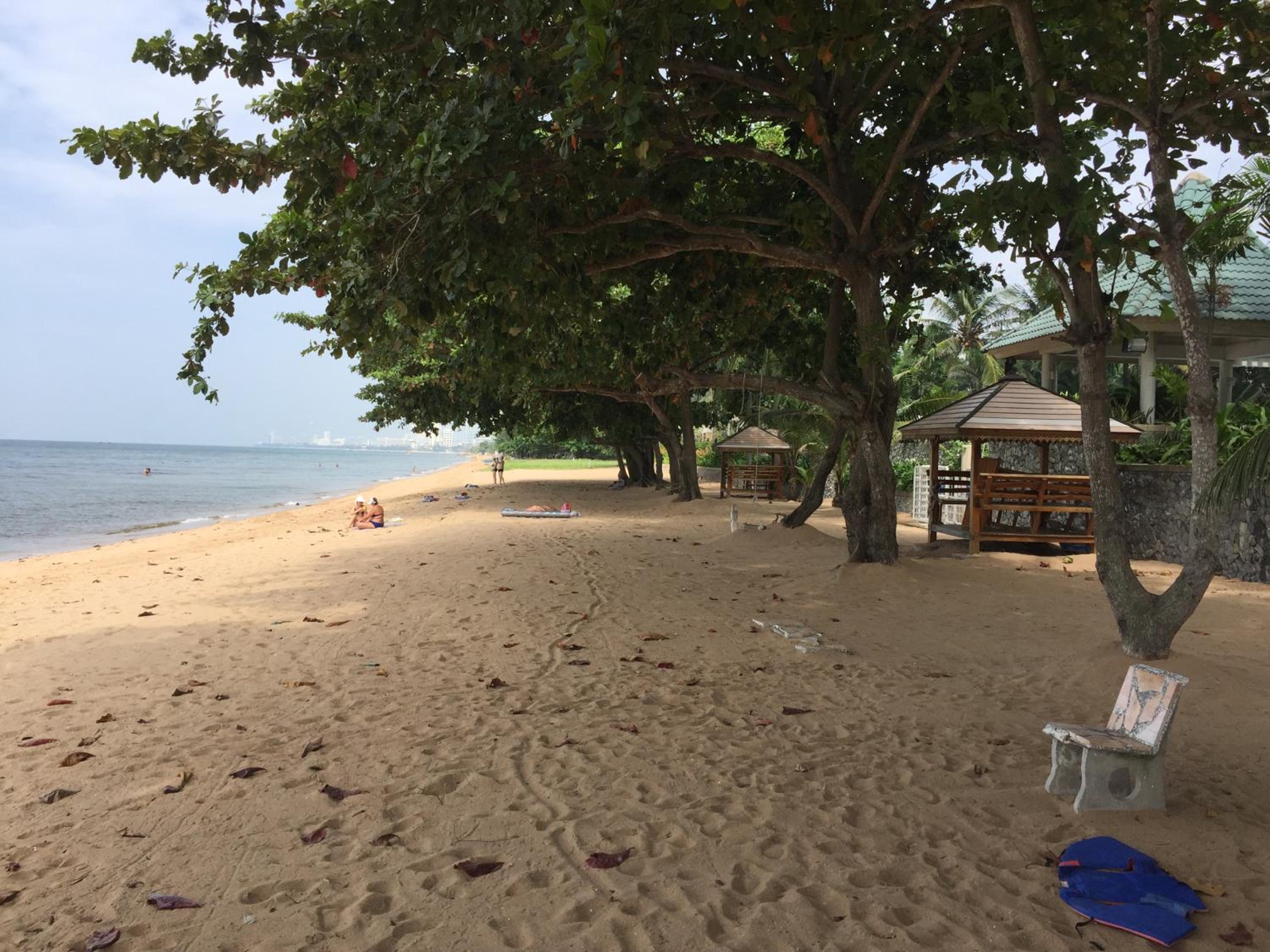 Baan Dhewaran Beachfront Villa