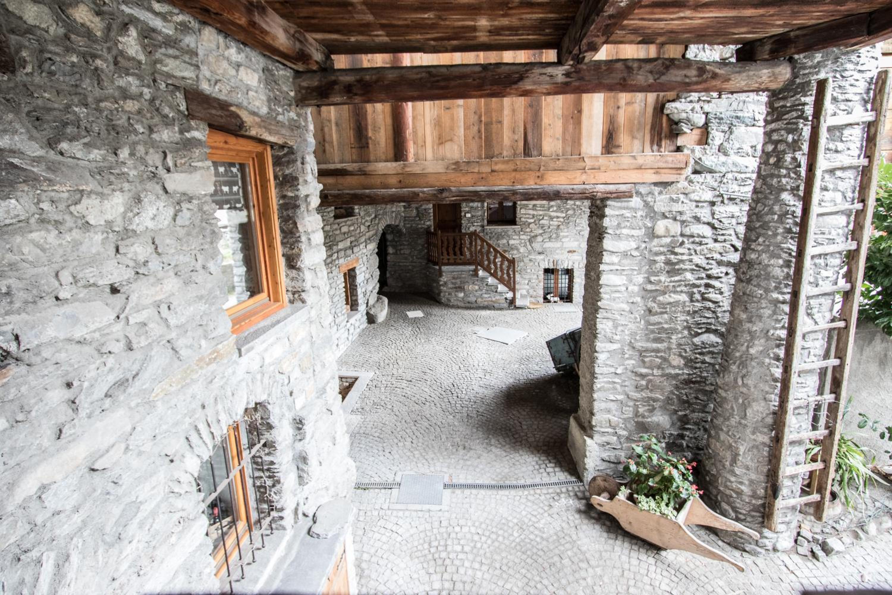 Maison De Meuny view 3