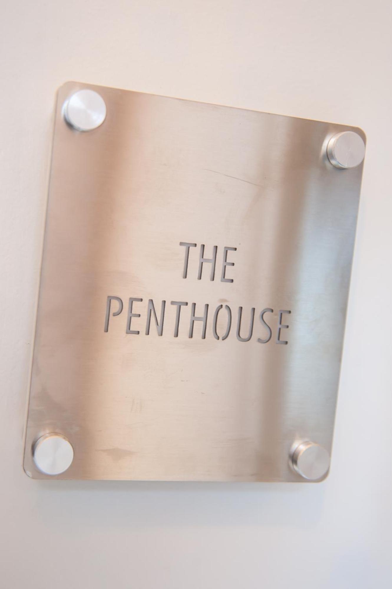 Suites at number Ten