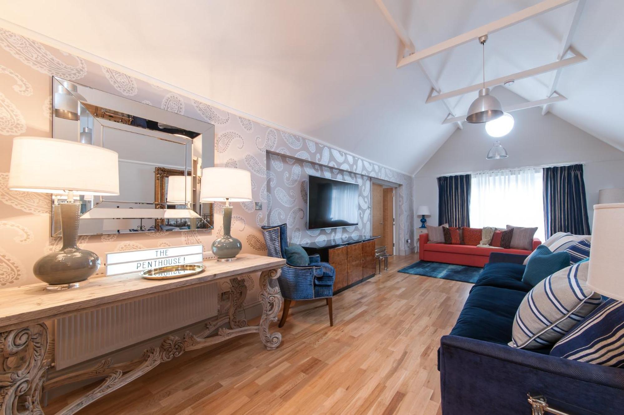 Suites at number Ten