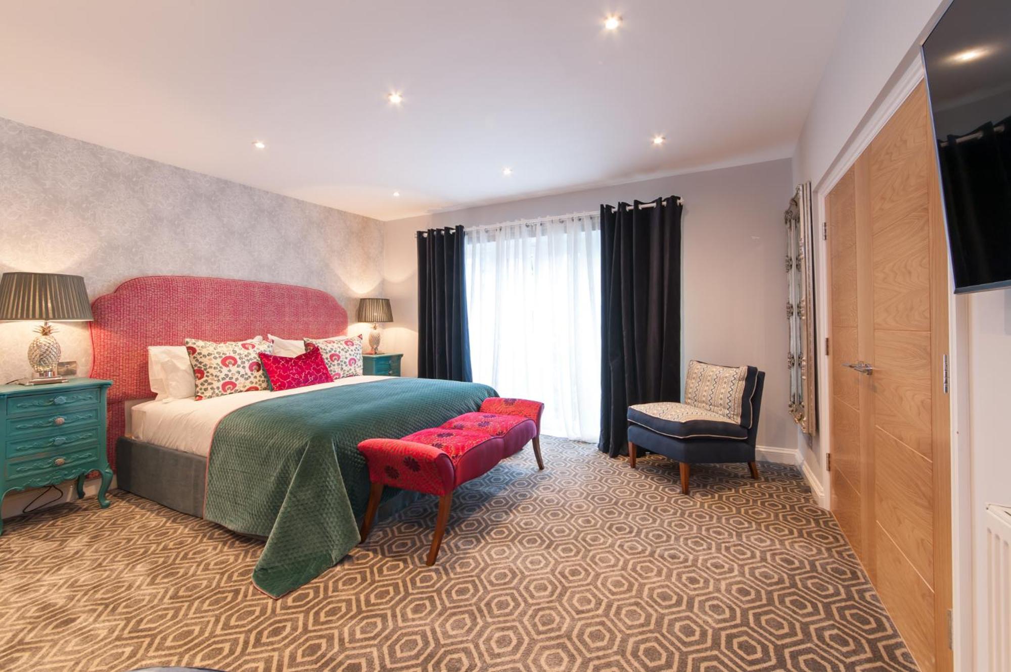 Suites at number Ten