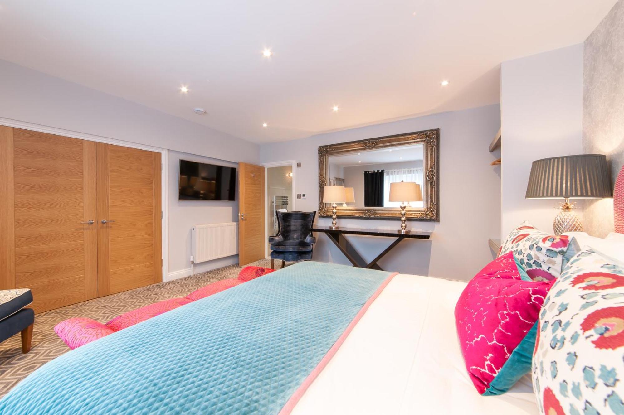 Suites at number Ten