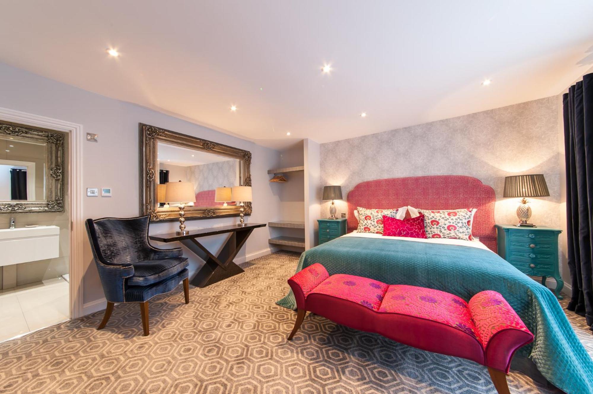 Suites at number Ten